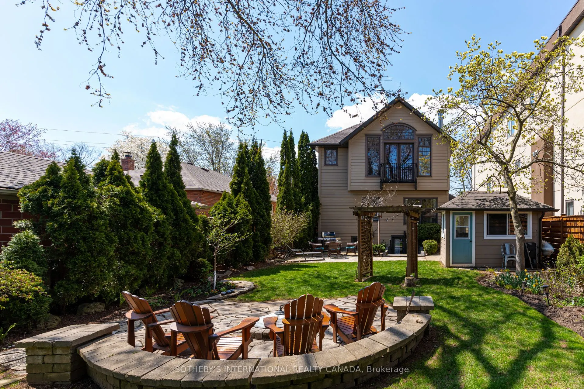31 Maple Avenue N