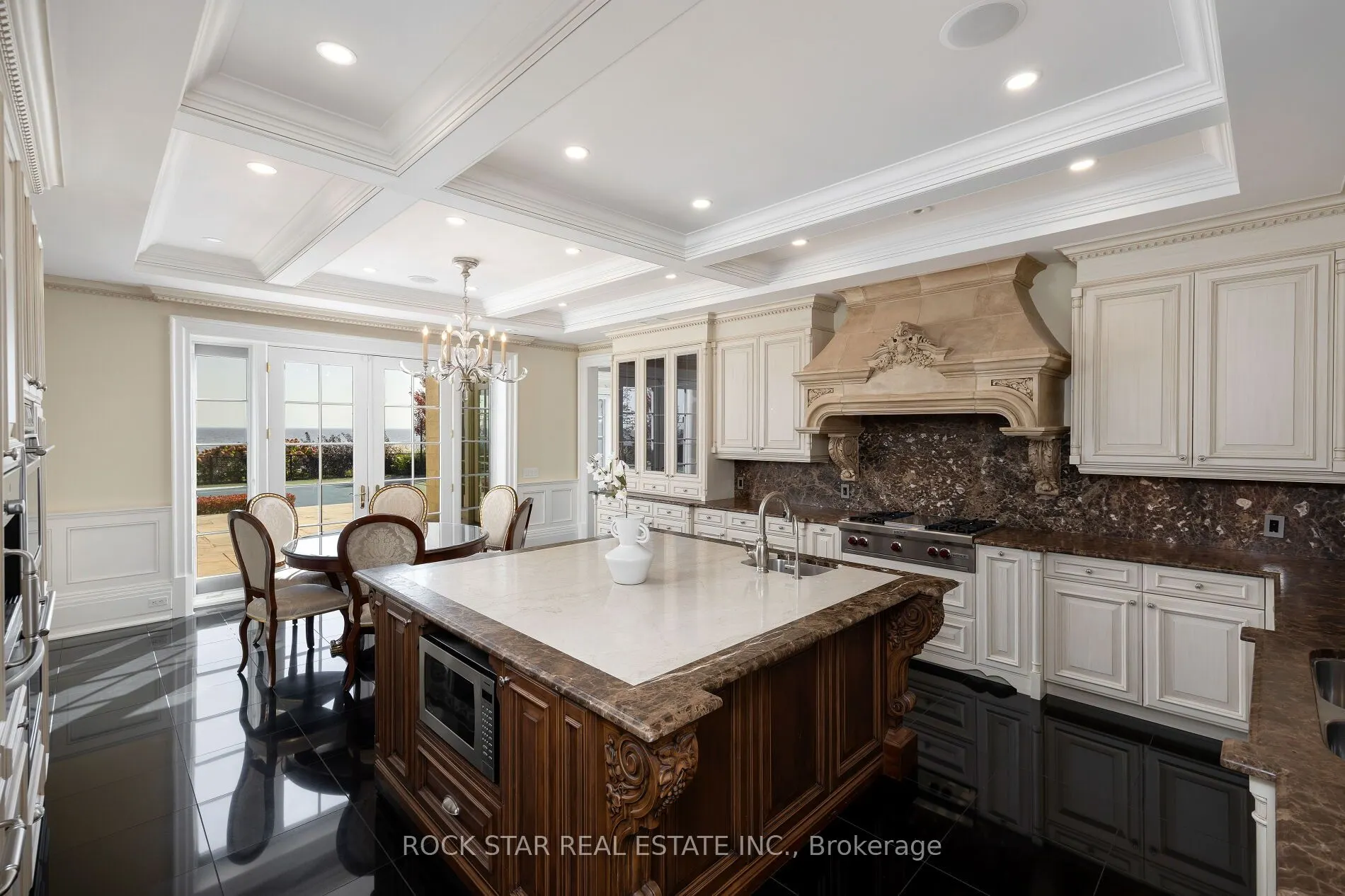 1092 Argyle Drive