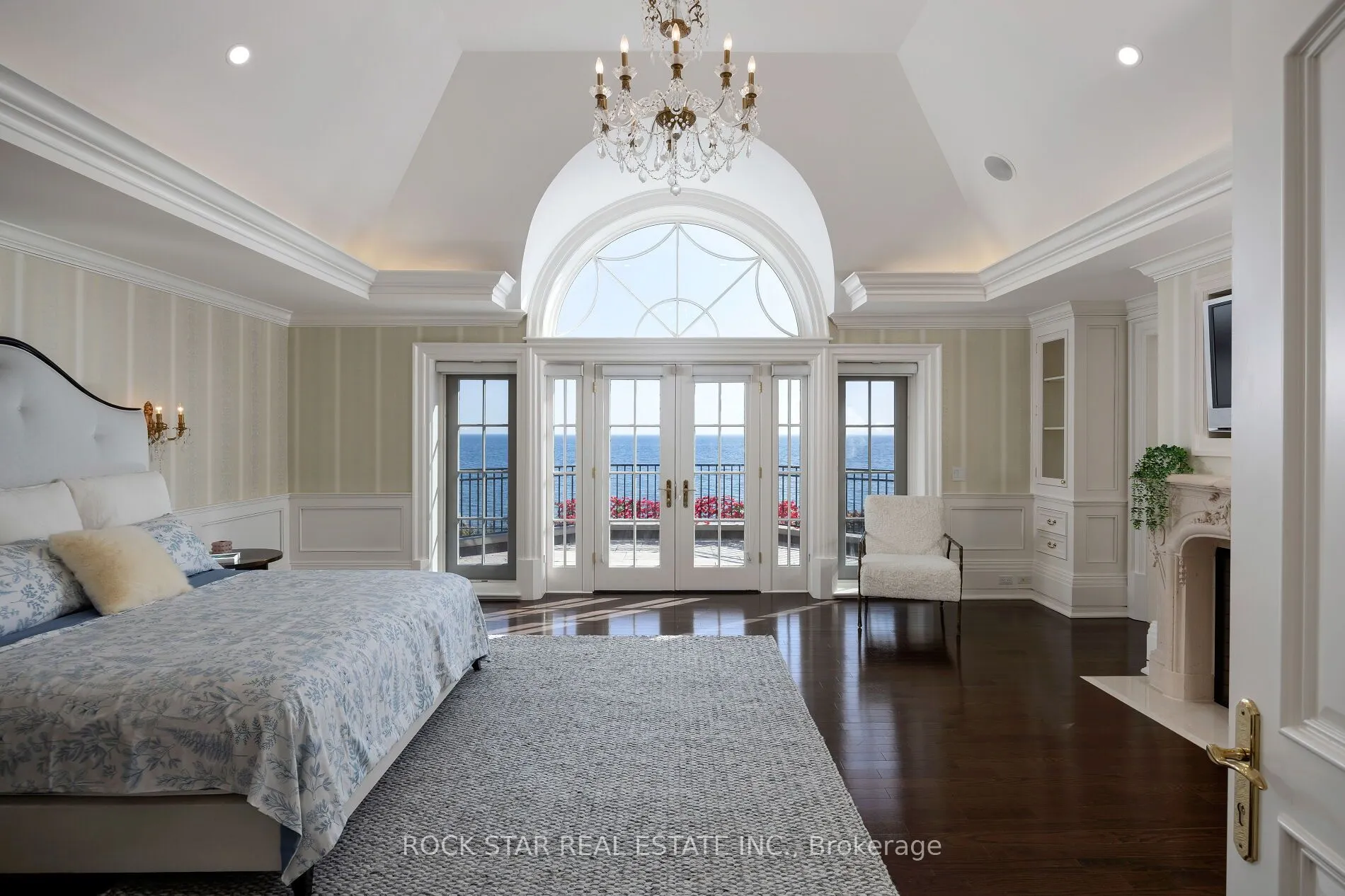 1092 Argyle Drive