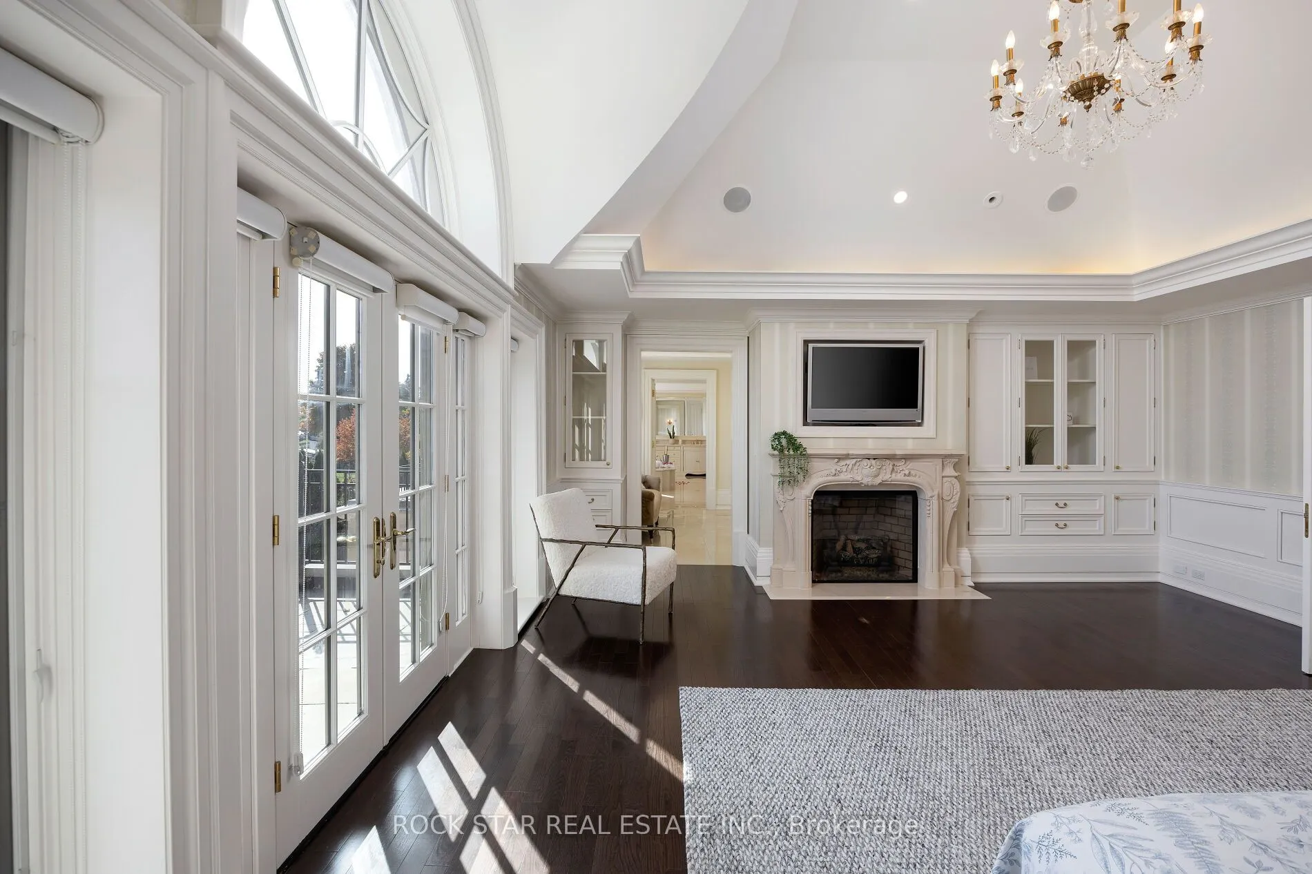 1092 Argyle Drive