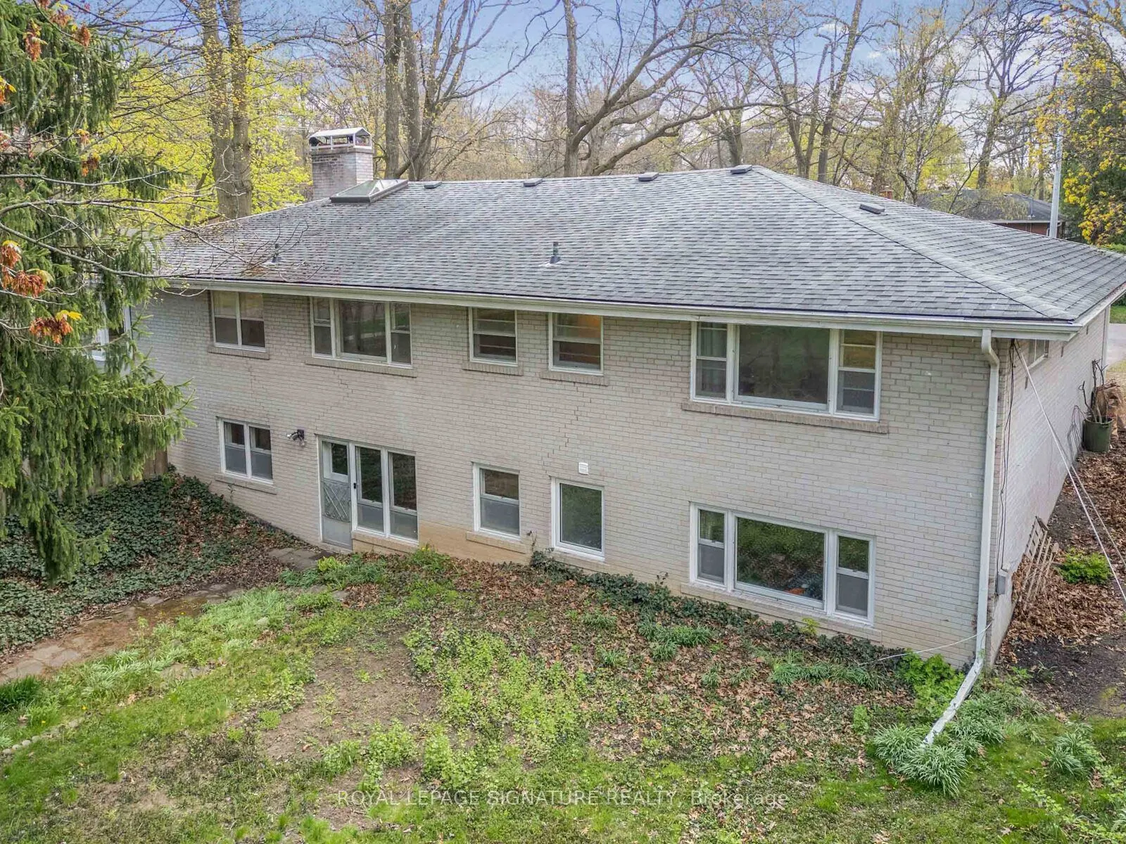 1447 Merrow Road