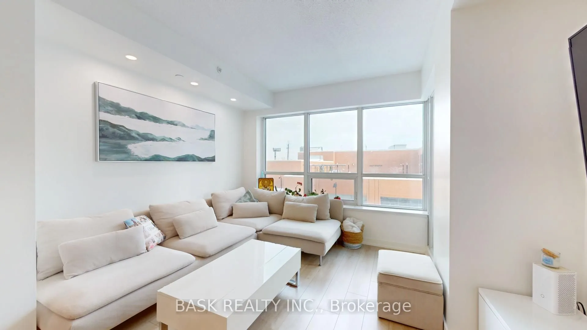 2220 Lake Shore Boulevard W, #406
