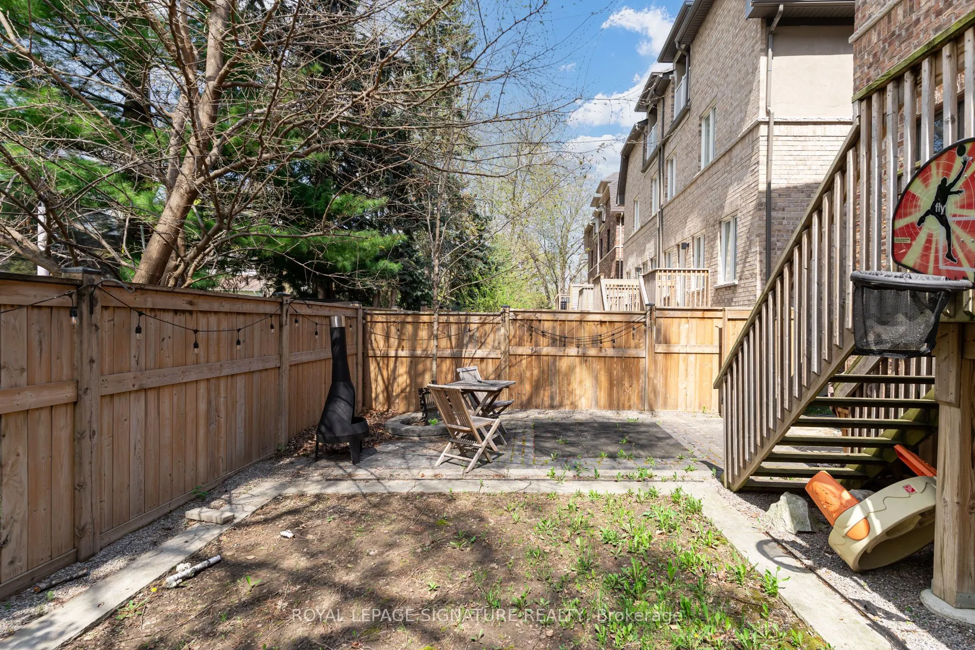 1223 Azinger Lane