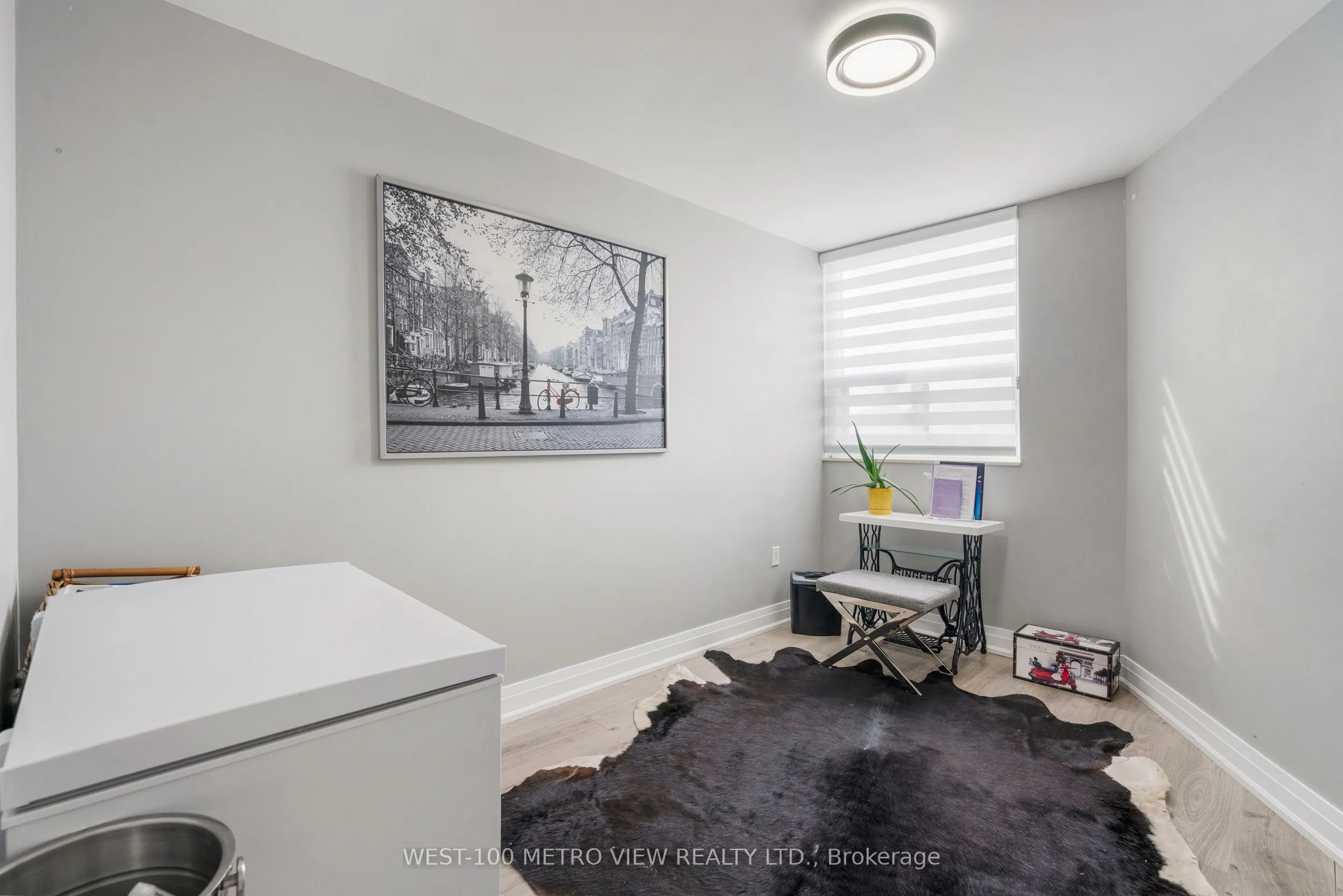 355 Rathburn Road E, #701