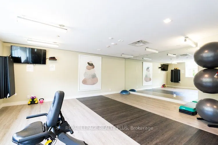 1575 Lakeshore Road W #465