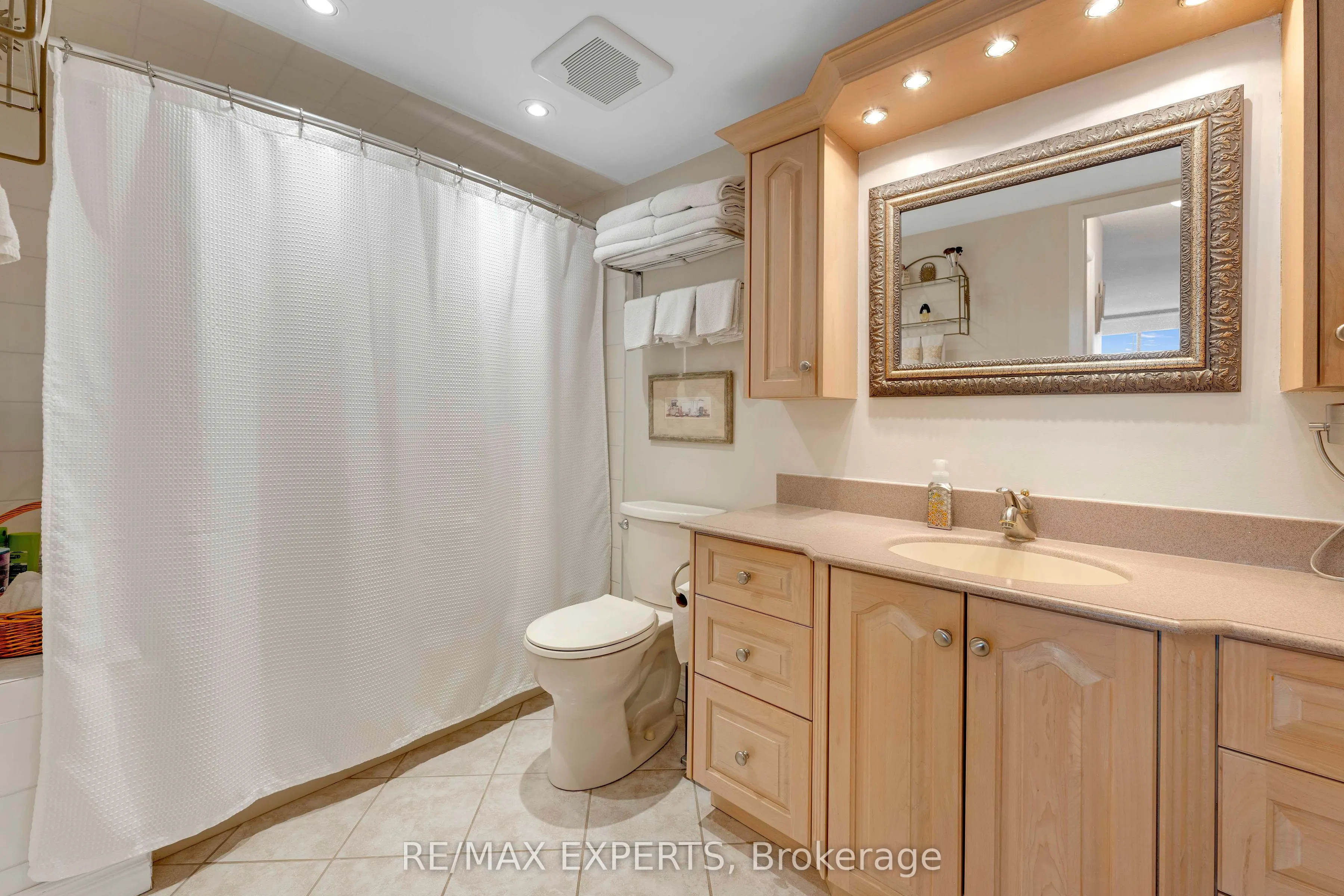 1201 North Shore Boulevard E, #809