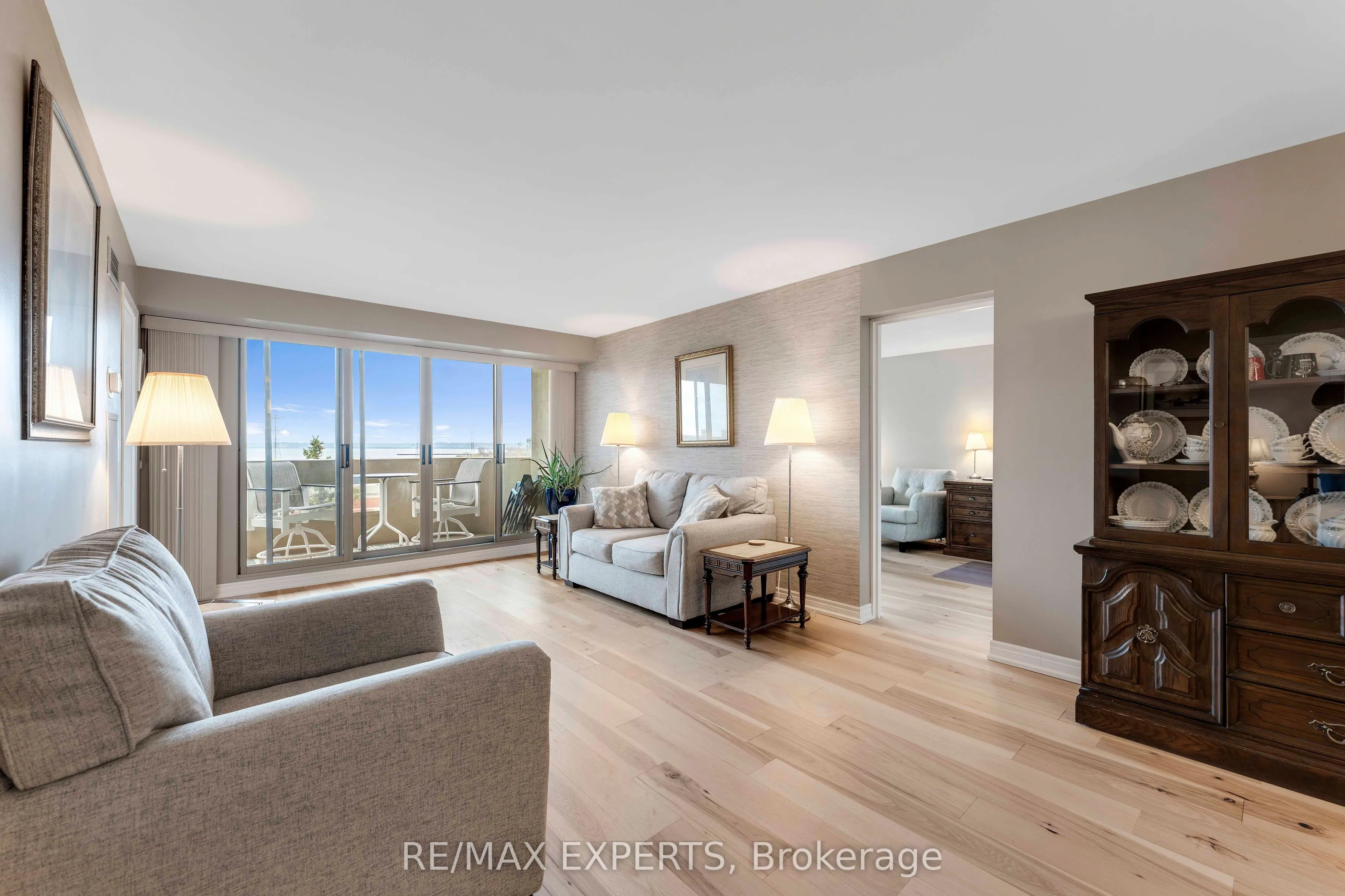 1201 North Shore Boulevard E, #809