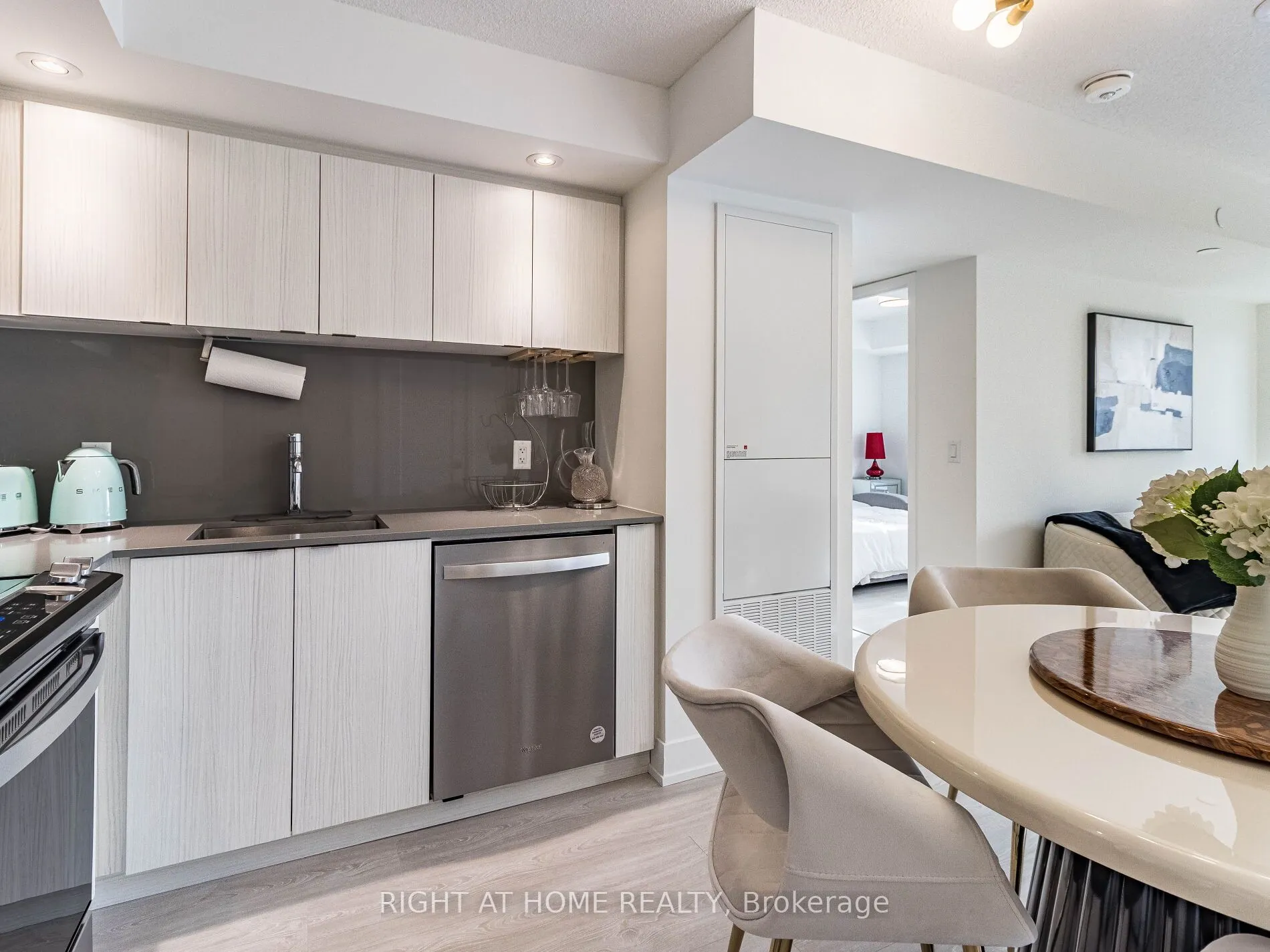 10 Eva Road, #1401
