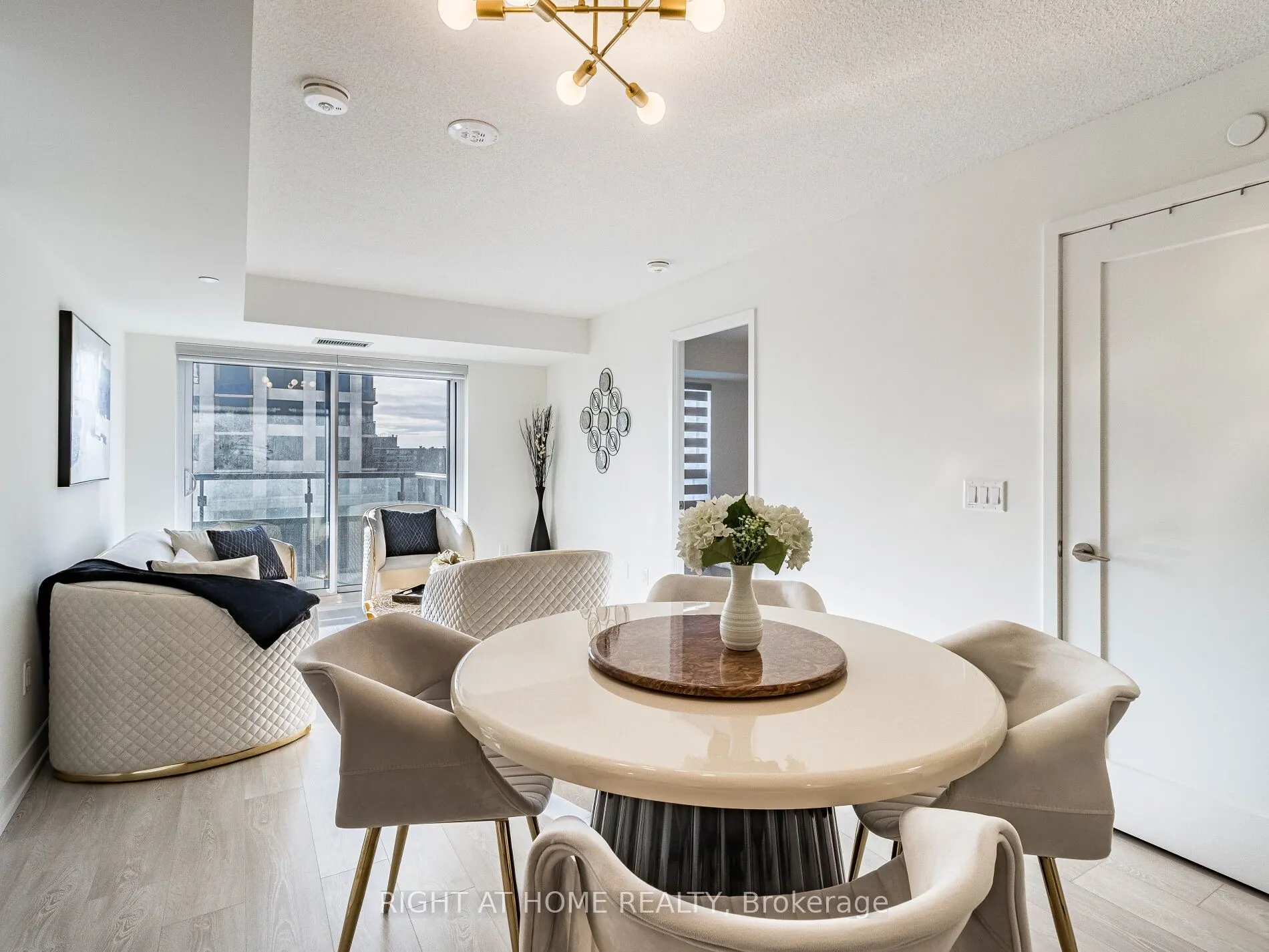 10 Eva Road, #1401