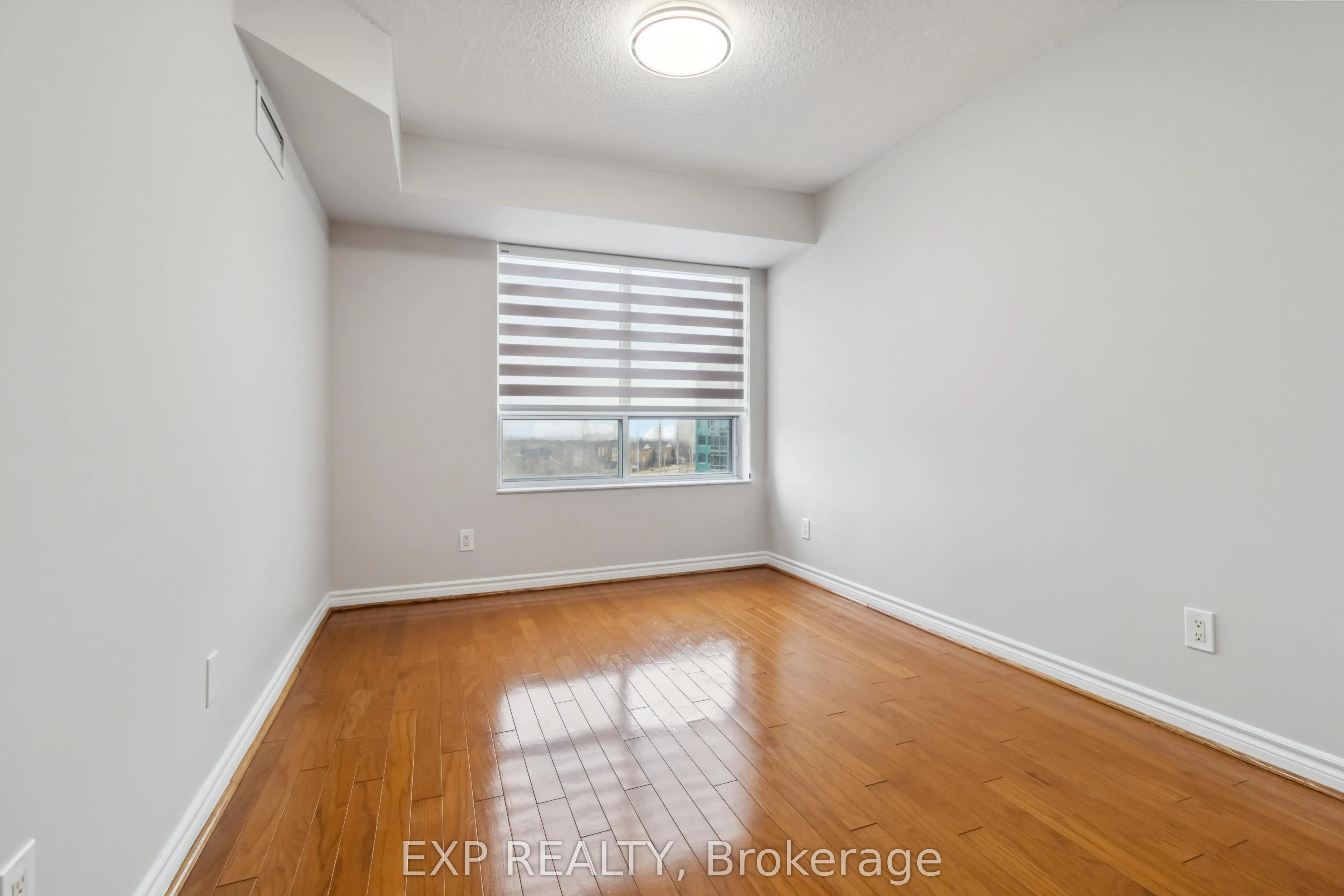 25 Kingsbridge Garden Circle, #616