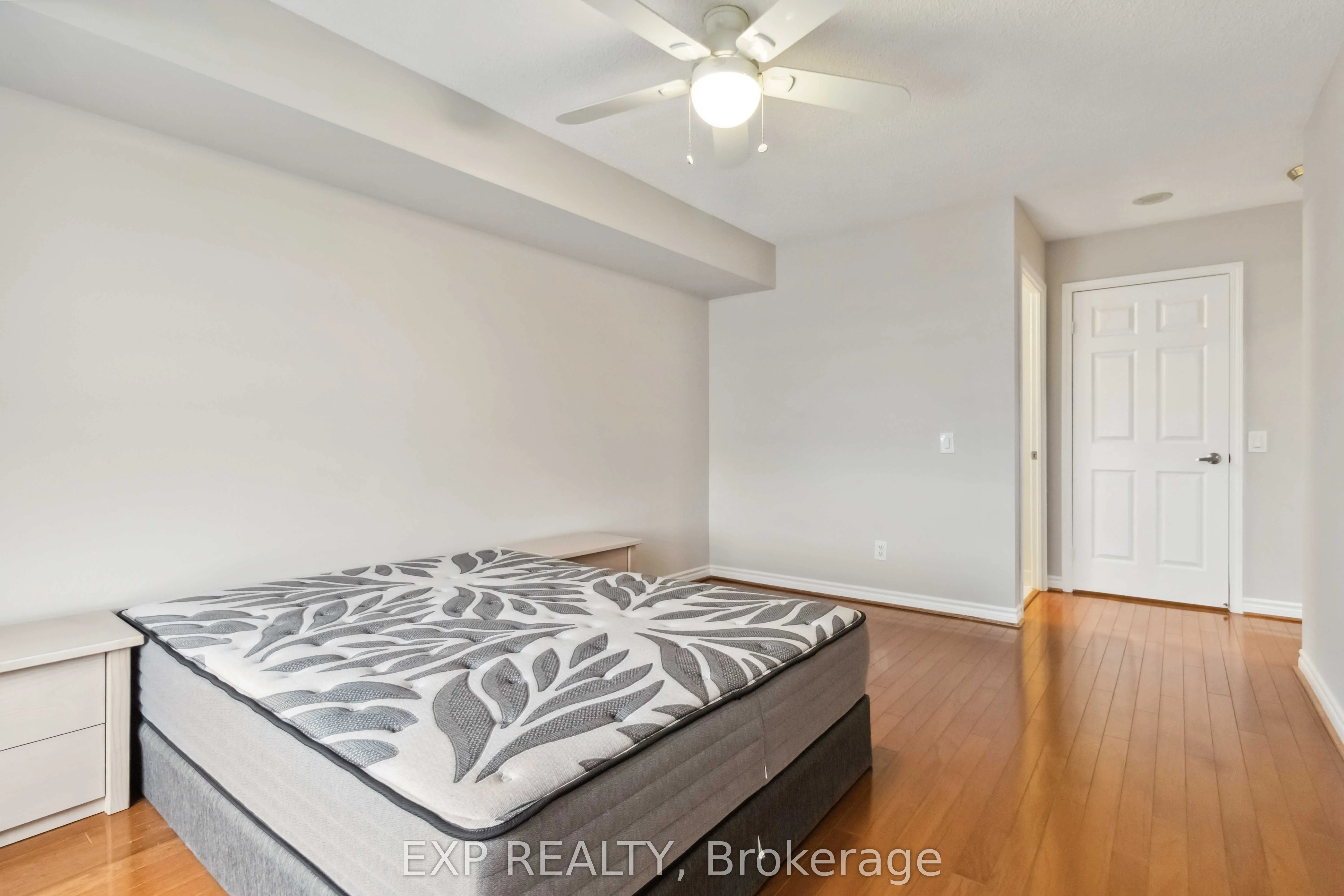 25 Kingsbridge Garden Circle, #616