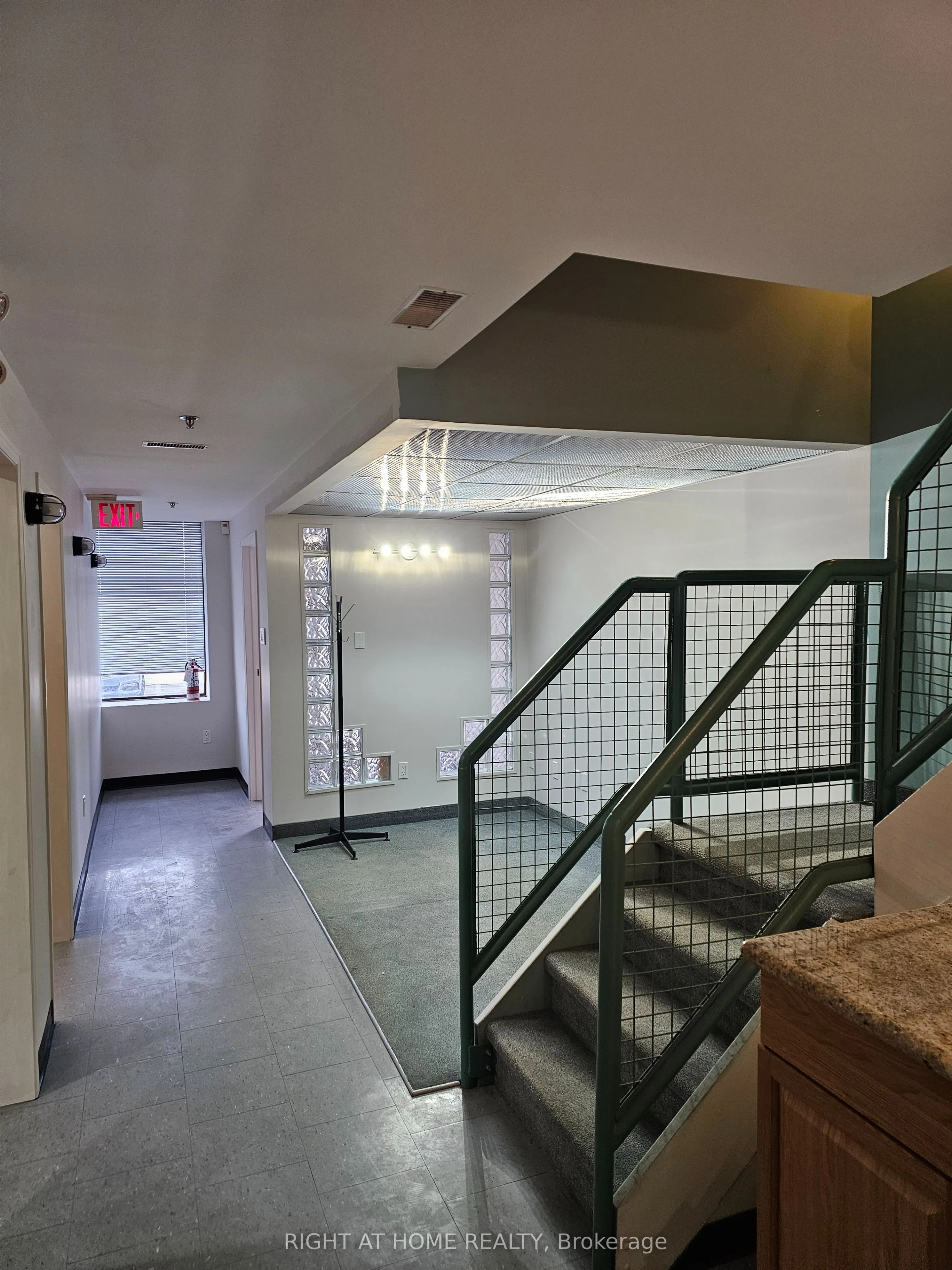26 MCEWAN Drive W, #15