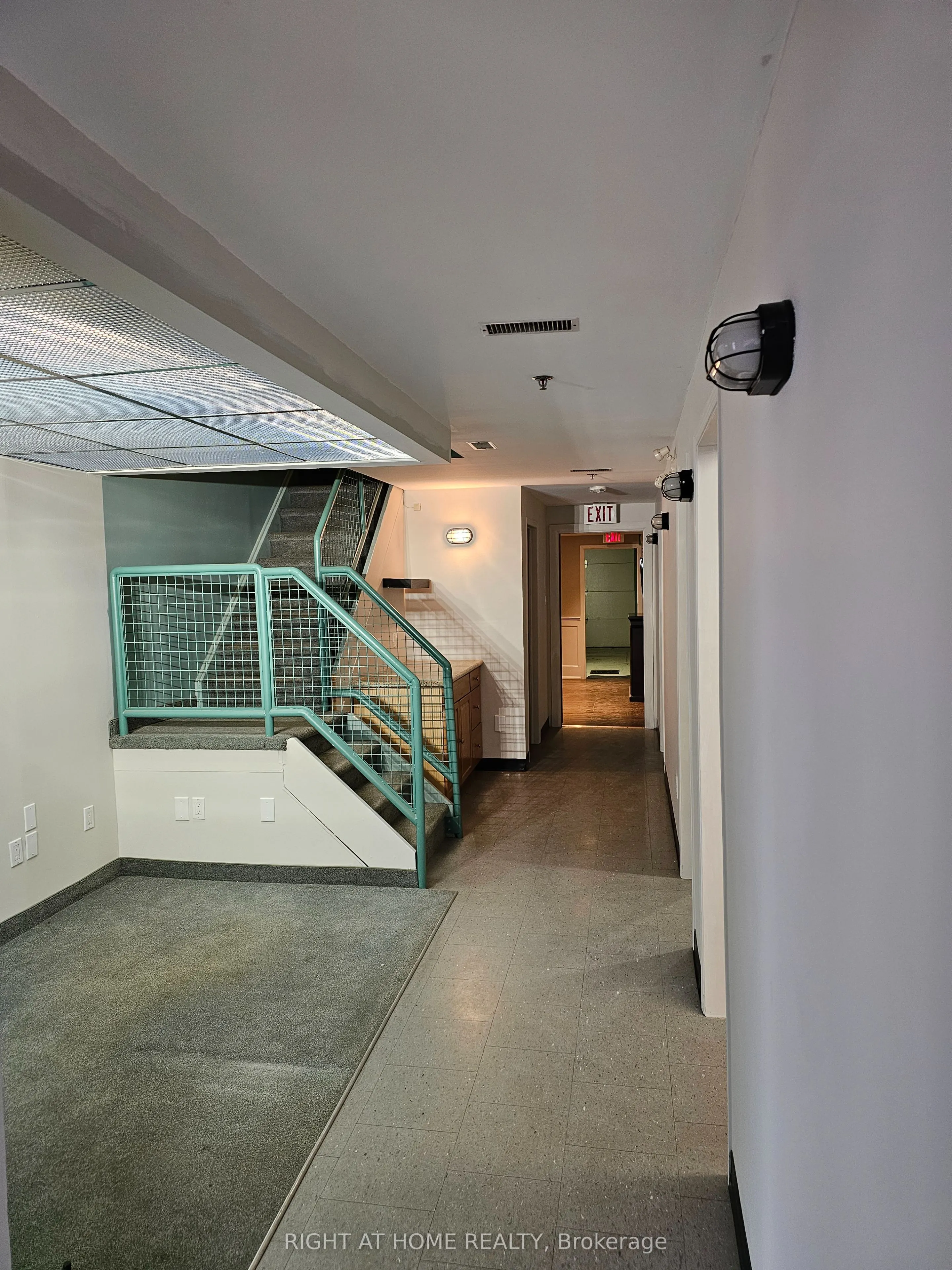 26 MCEWAN Drive W, #15