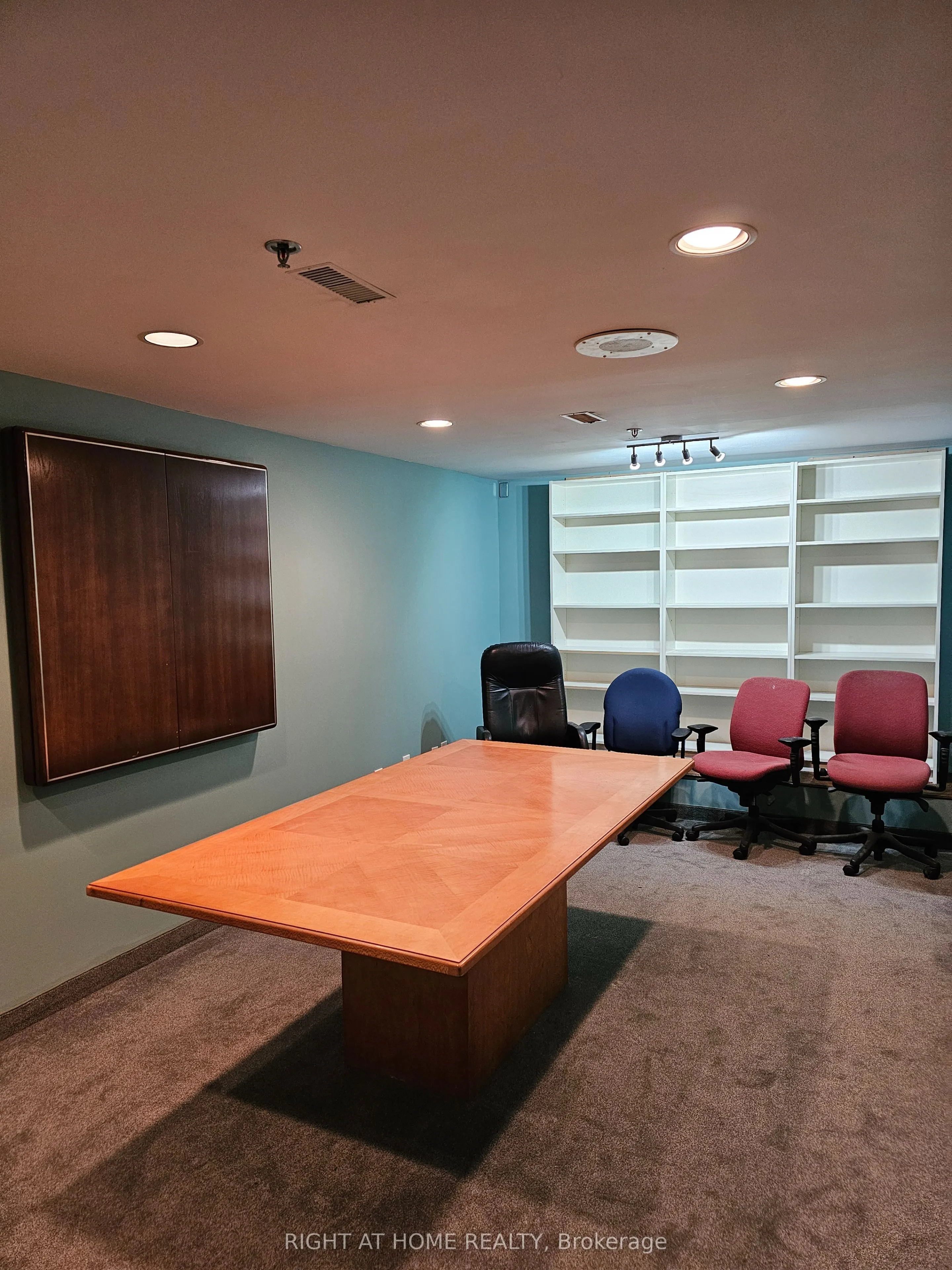 26 MCEWAN Drive W, #15