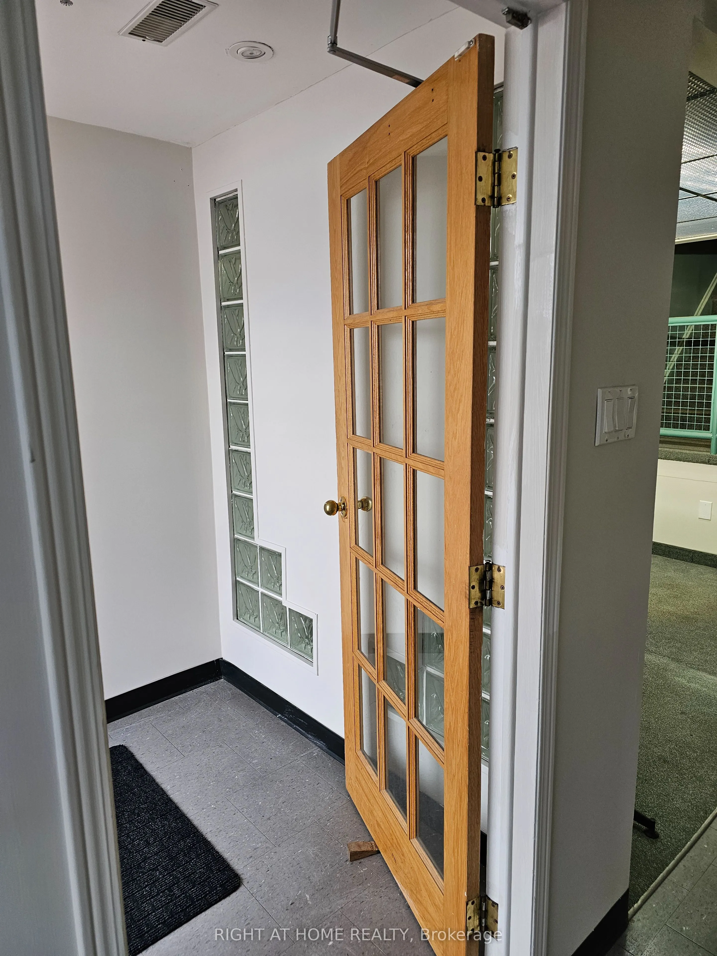 26 MCEWAN Drive W, #15