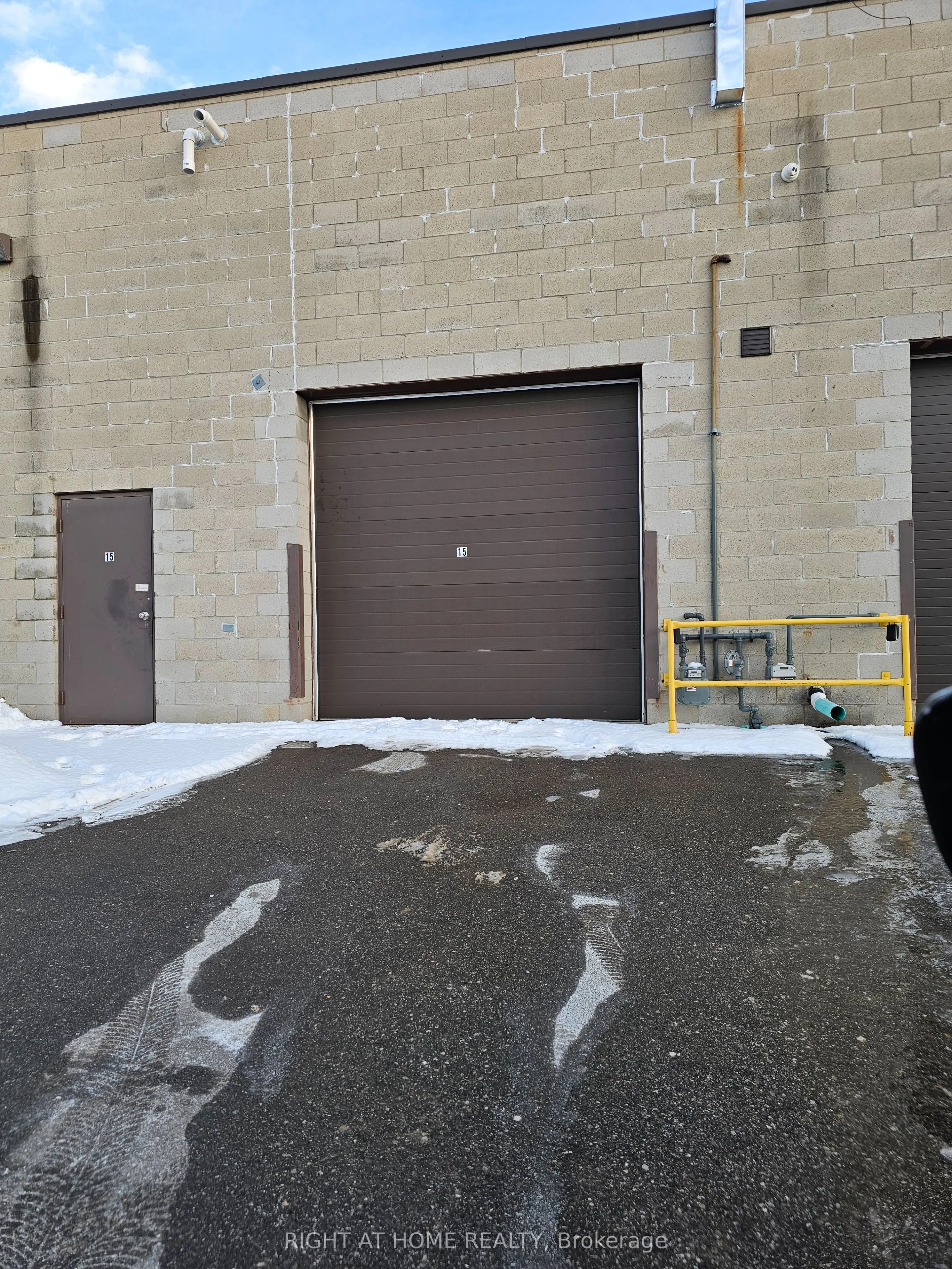 26 MCEWAN Drive W, #15