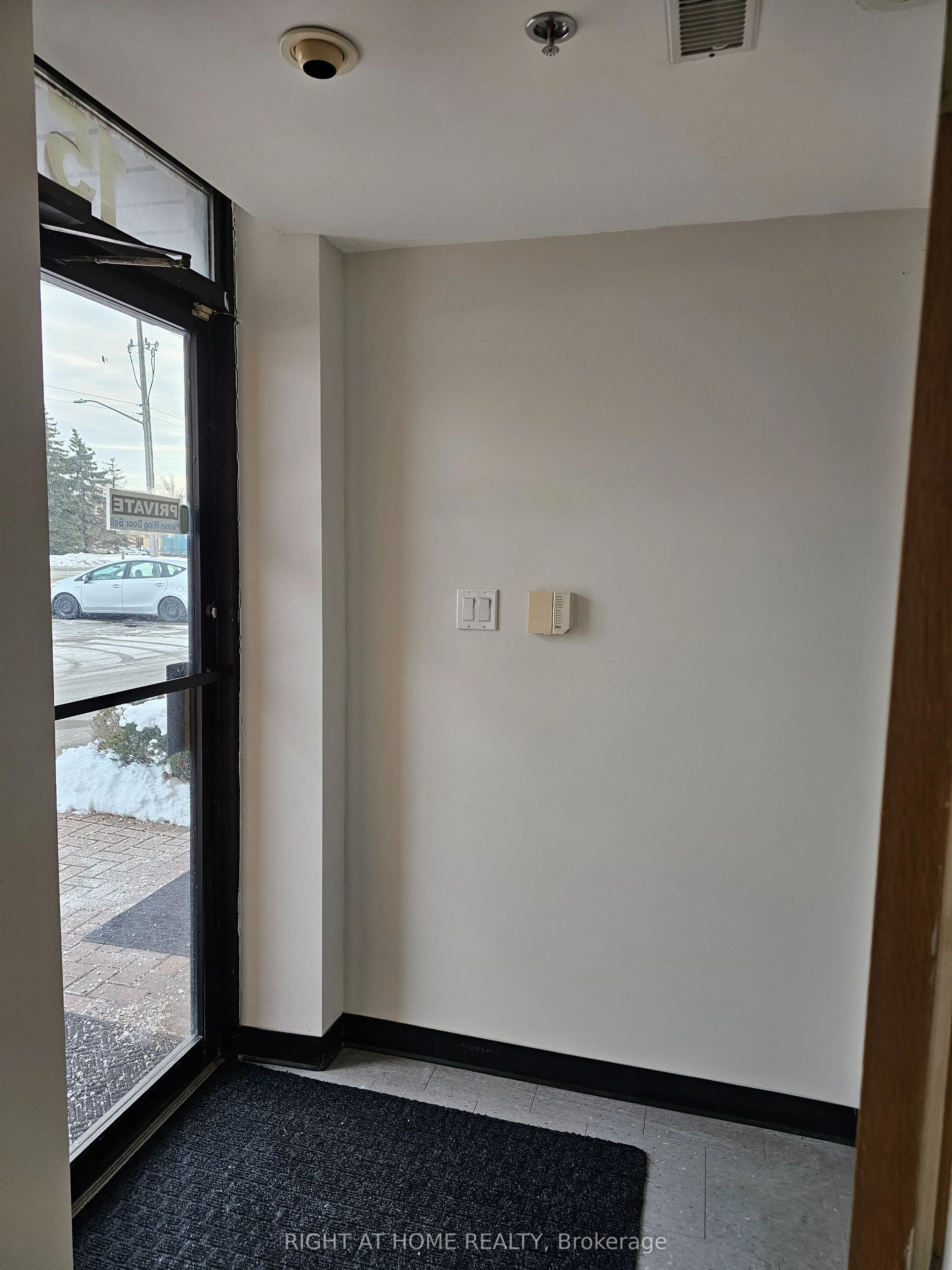 26 MCEWAN Drive W, #15