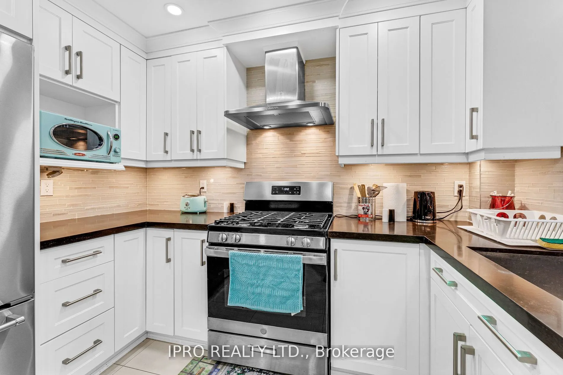 3191 Oakview Road