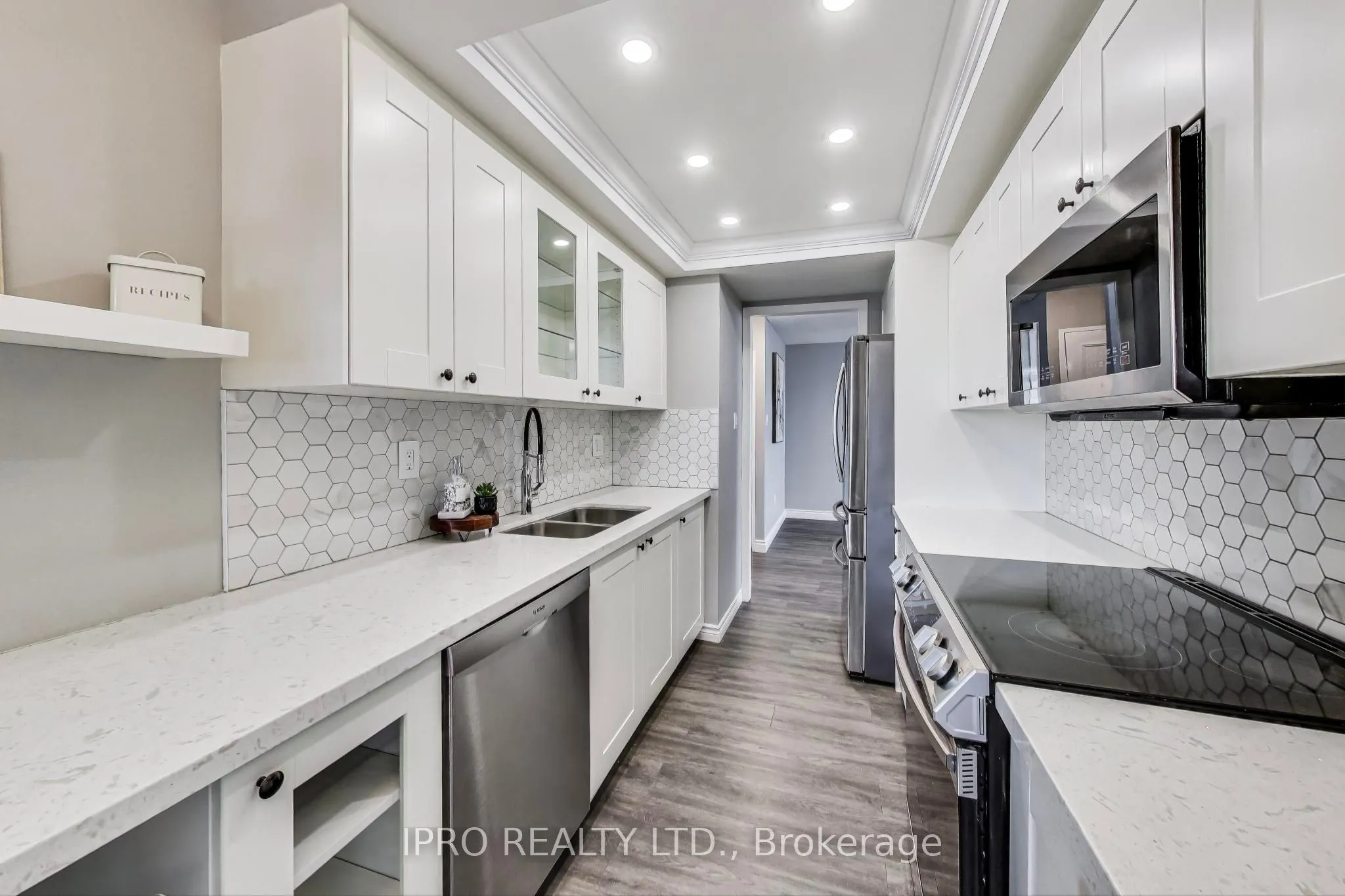 3100 Kirwin Avenue, #2906