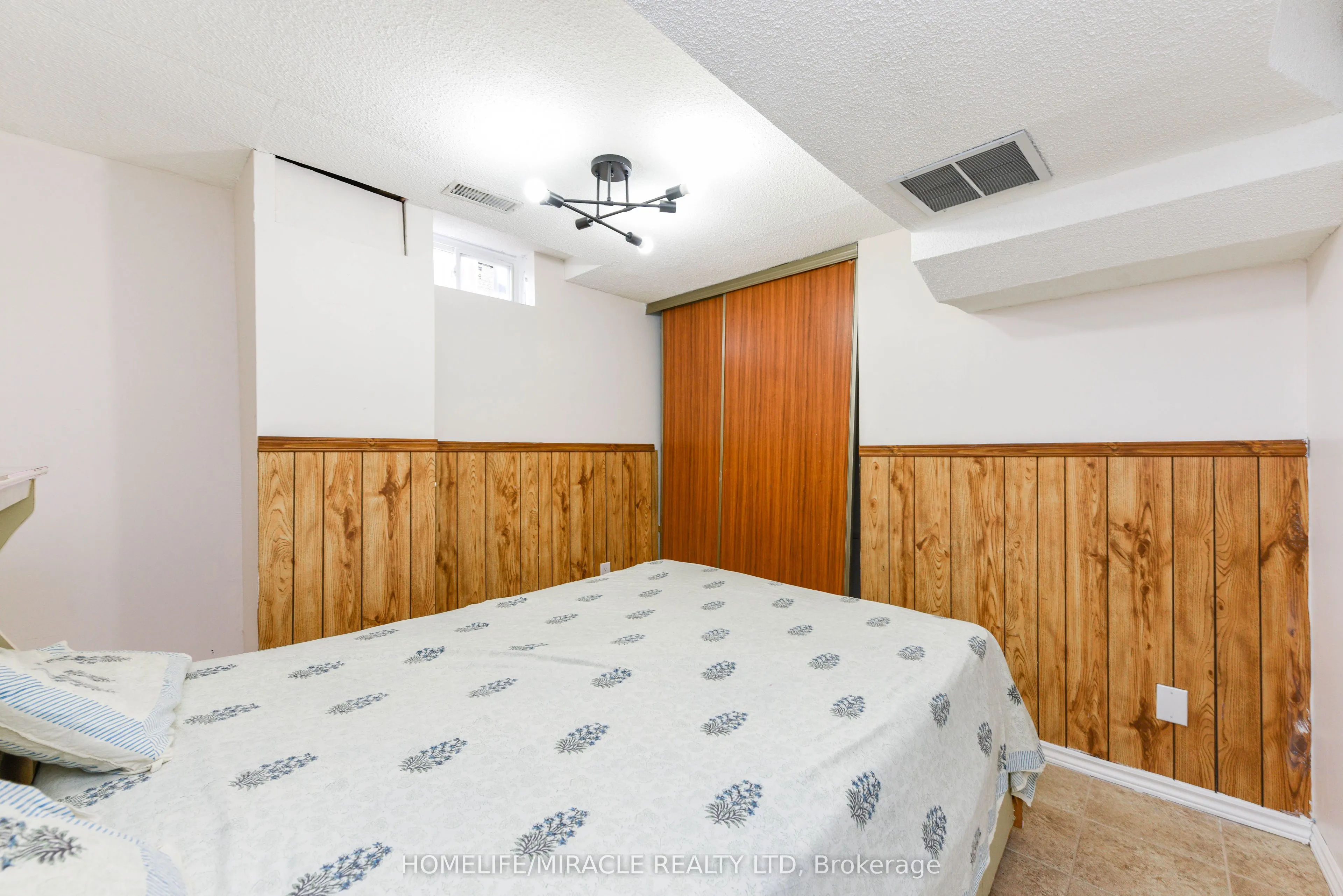 40 Calmist Crescent