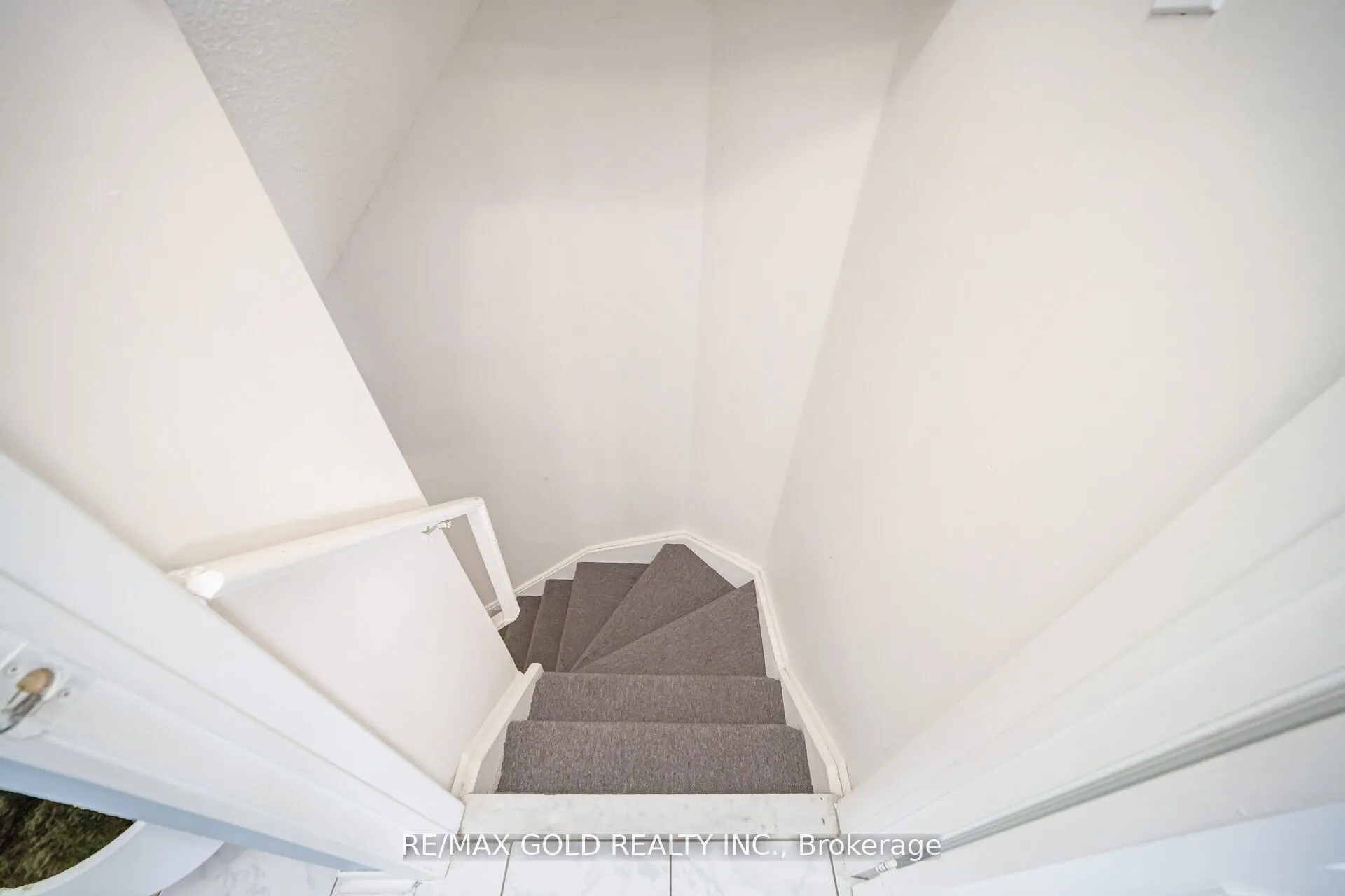 108 Black Forest Drive N