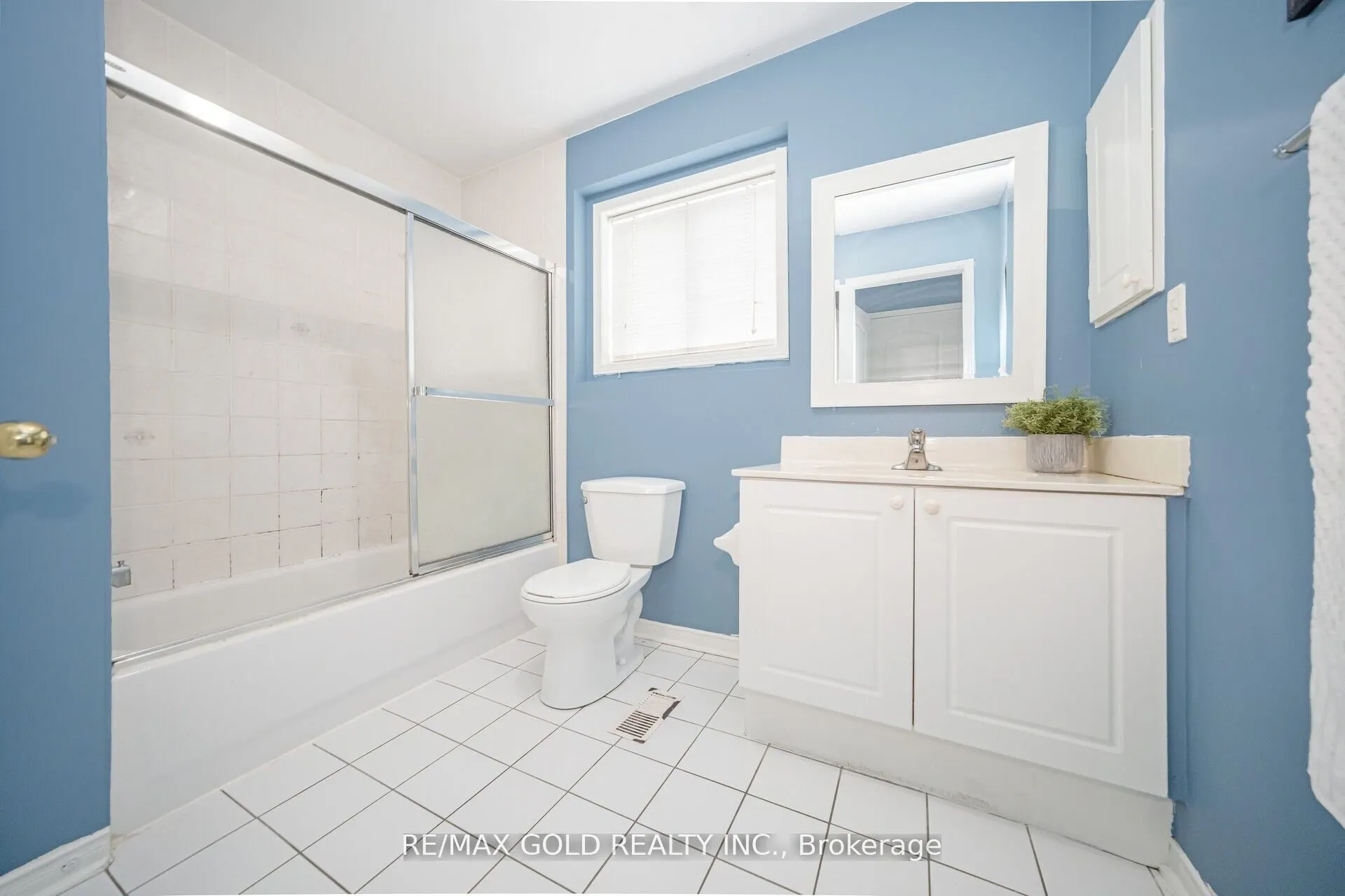 108 Black Forest Drive N