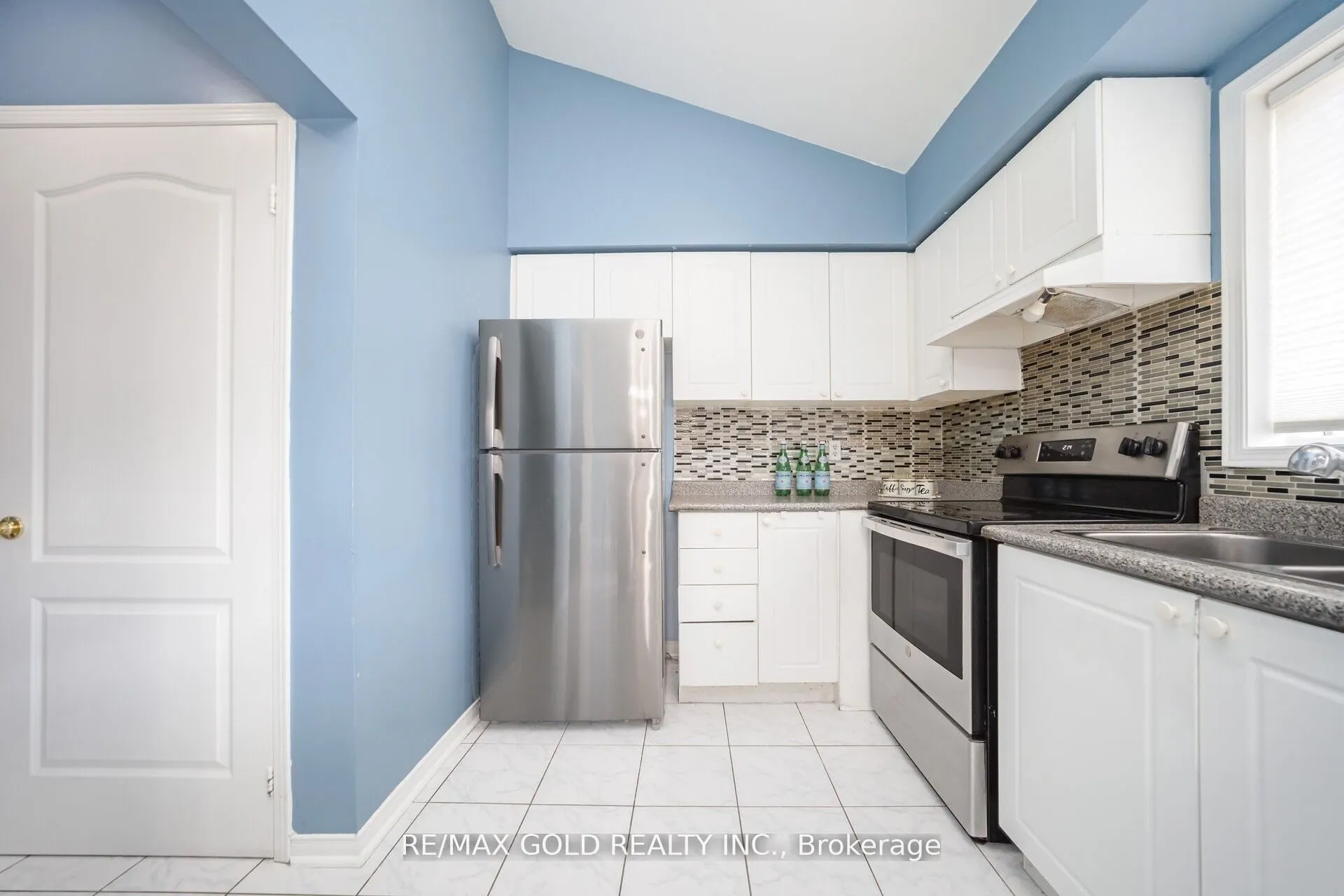 108 Black Forest Drive N