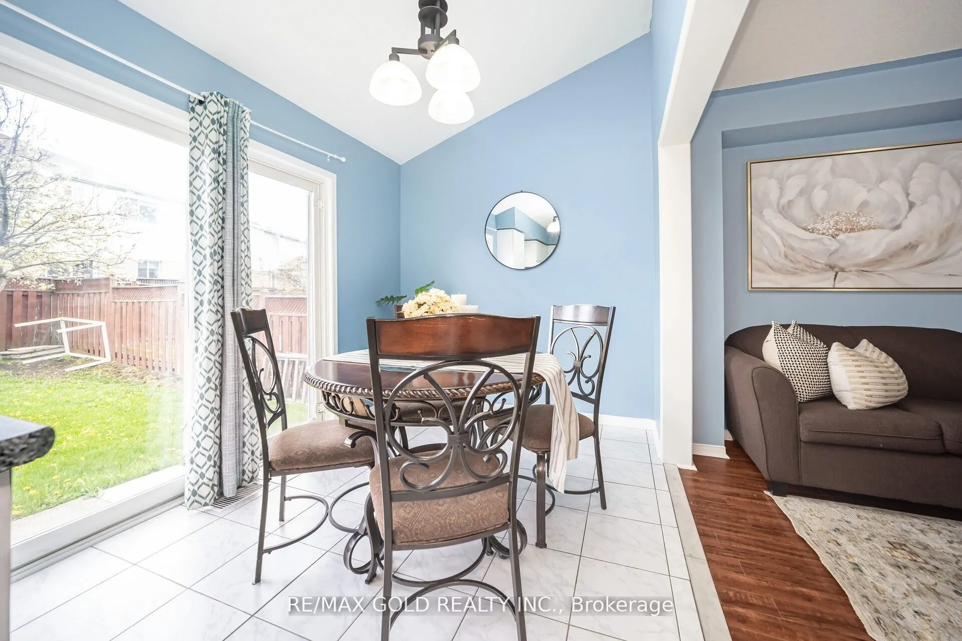 108 Black Forest Drive N