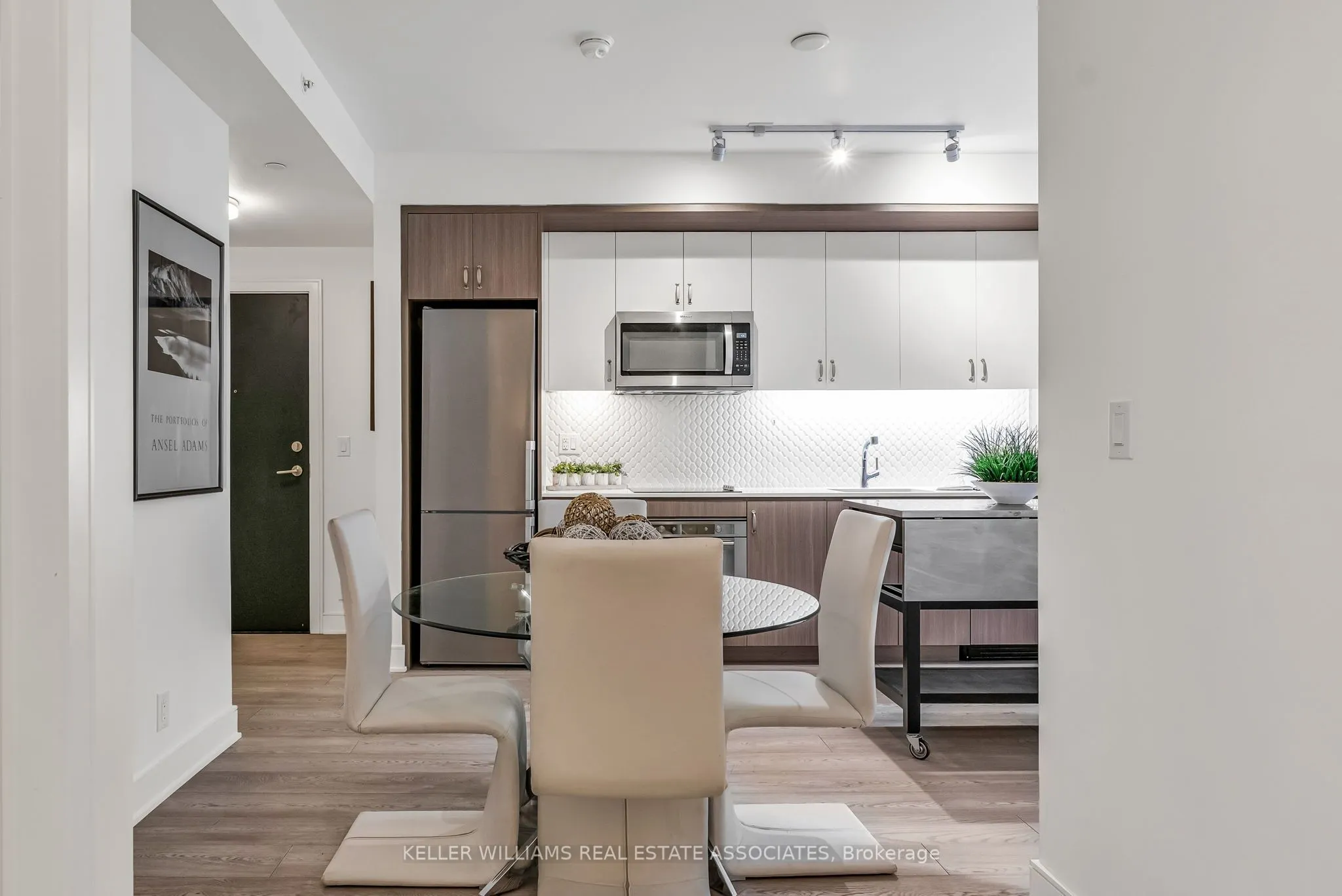 1575 Lakeshore Road W, #231