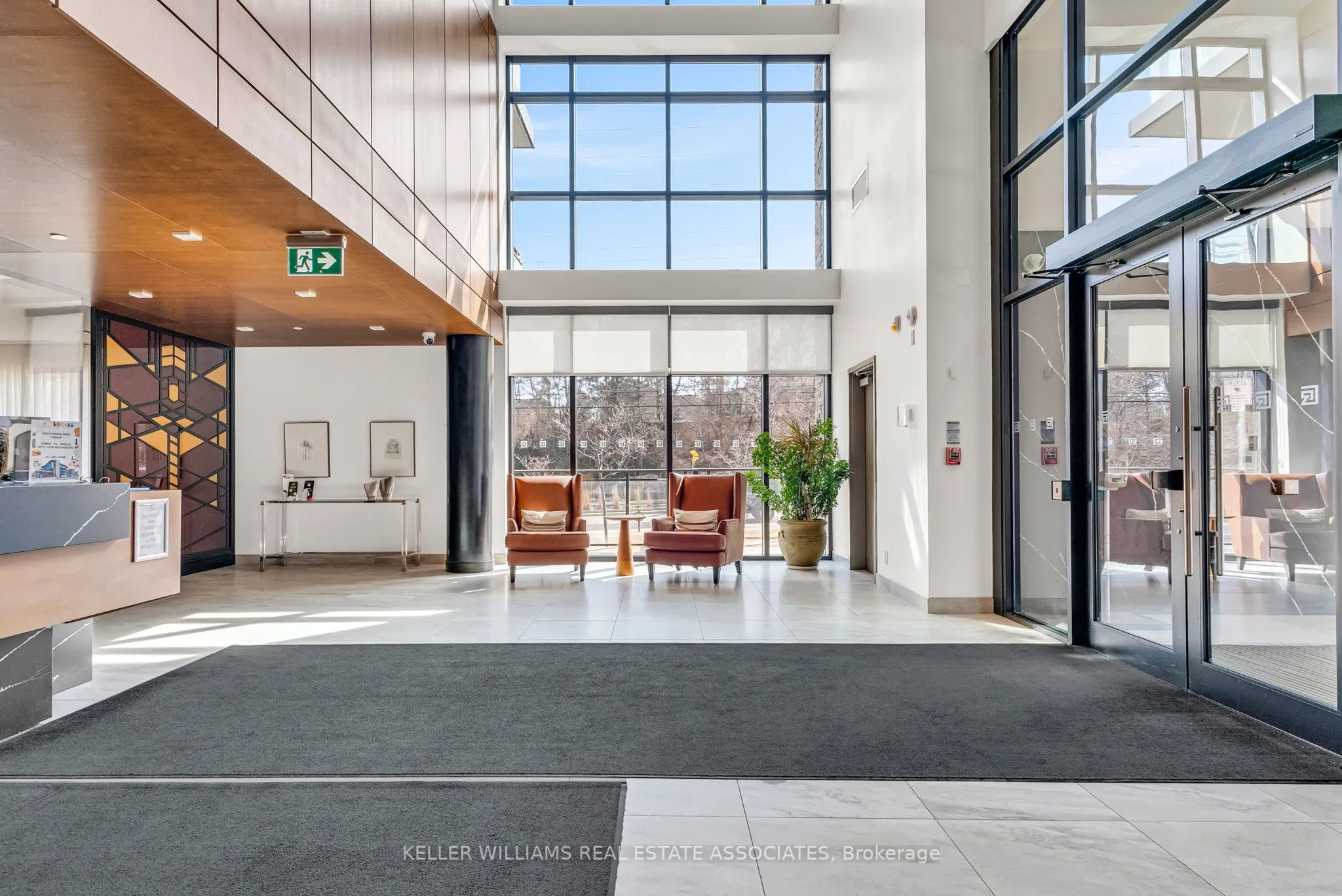 1575 Lakeshore Road W, #231