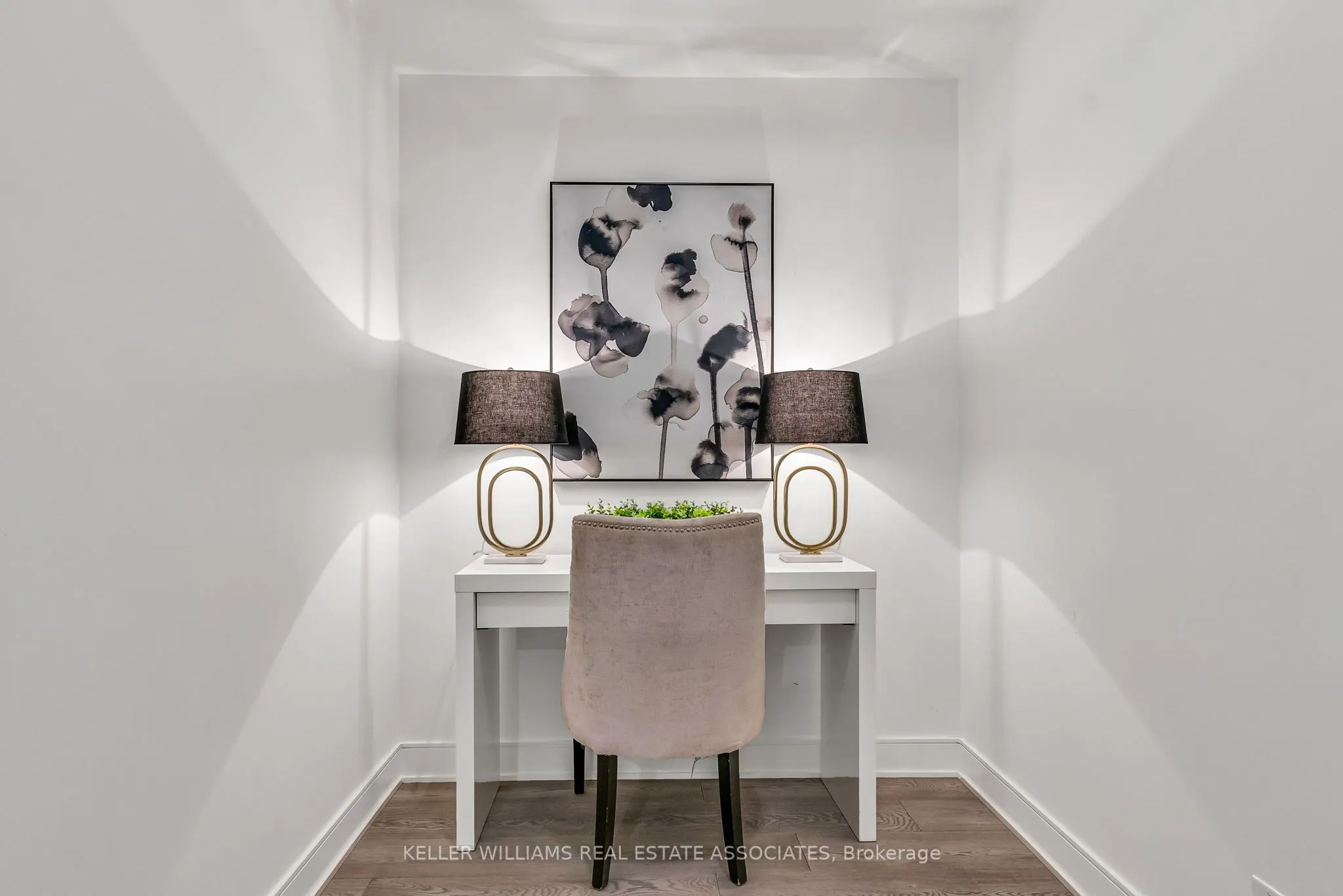 1575 Lakeshore Road W, #231