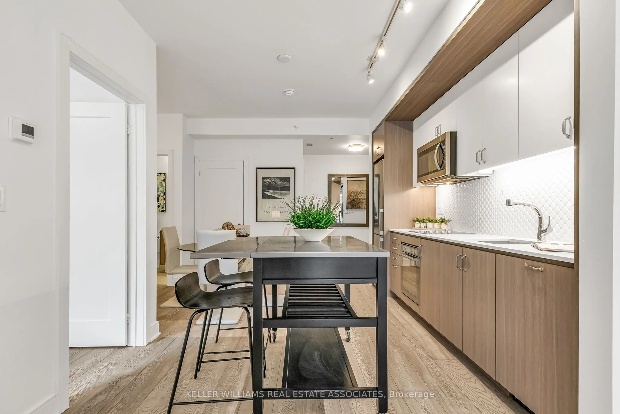 1575 Lakeshore Road W, #231