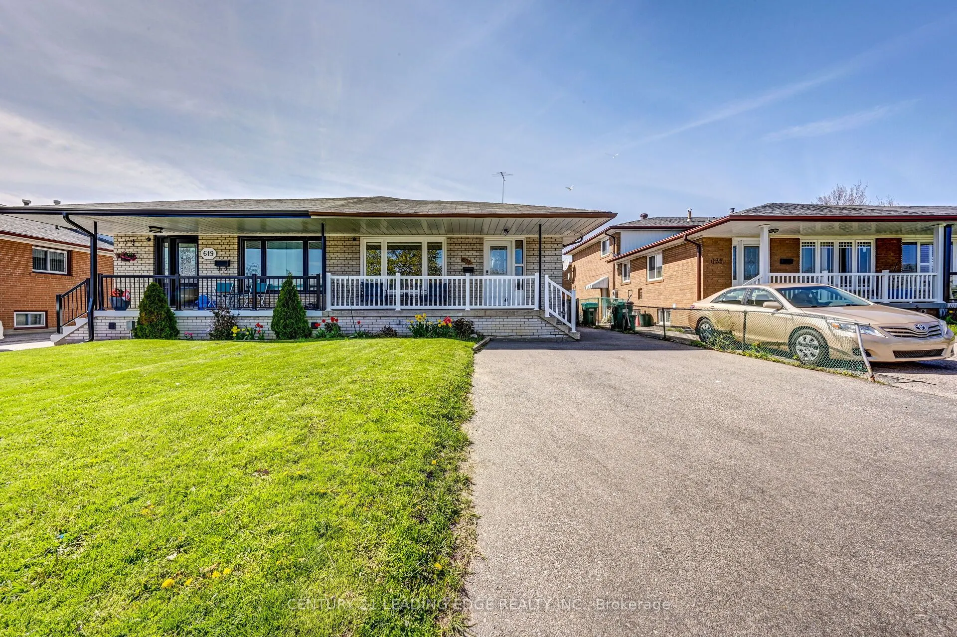 621 - Lower Level Tedwyn Drive