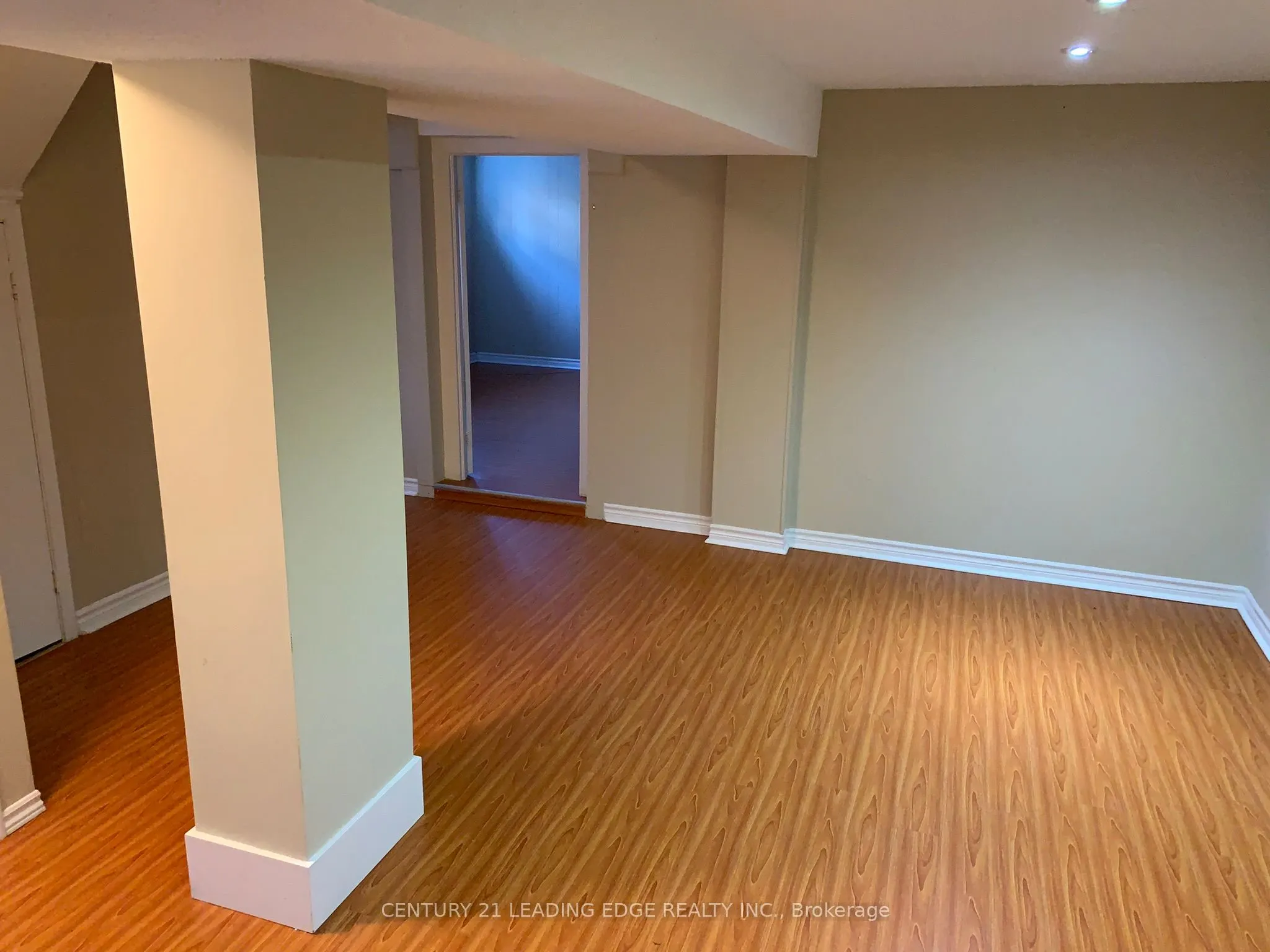 621 - Lower Level Tedwyn Drive