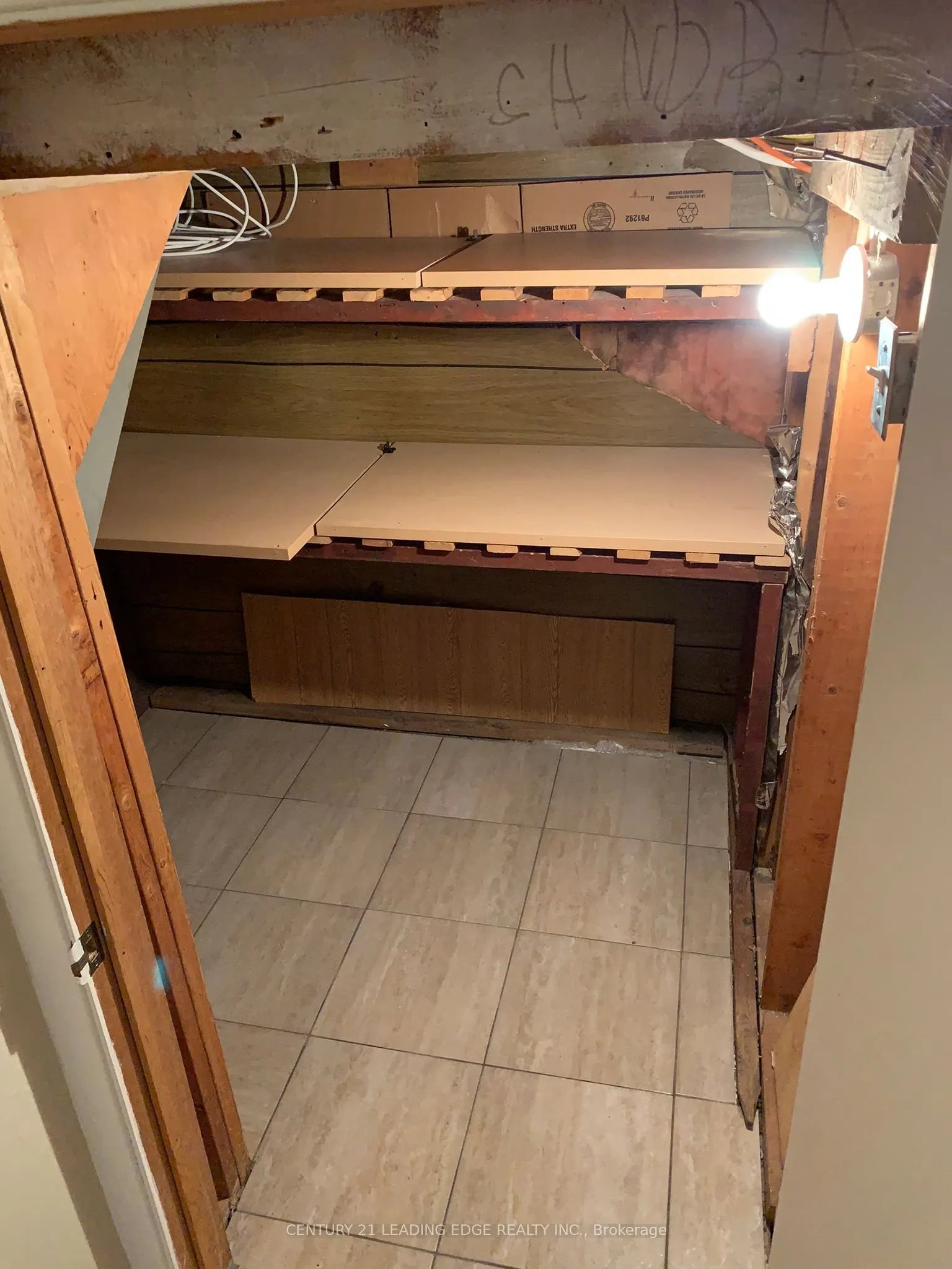 621 - Lower Level Tedwyn Drive