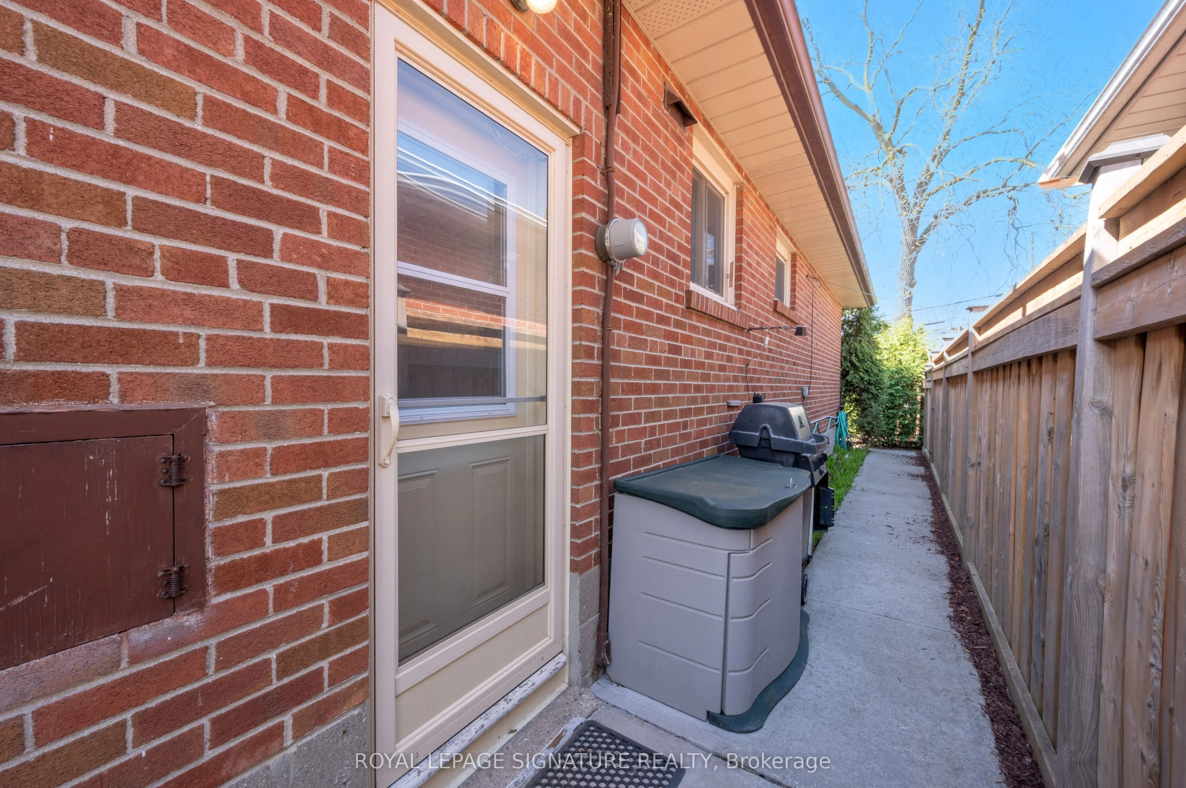 18 Elderfield Crescent