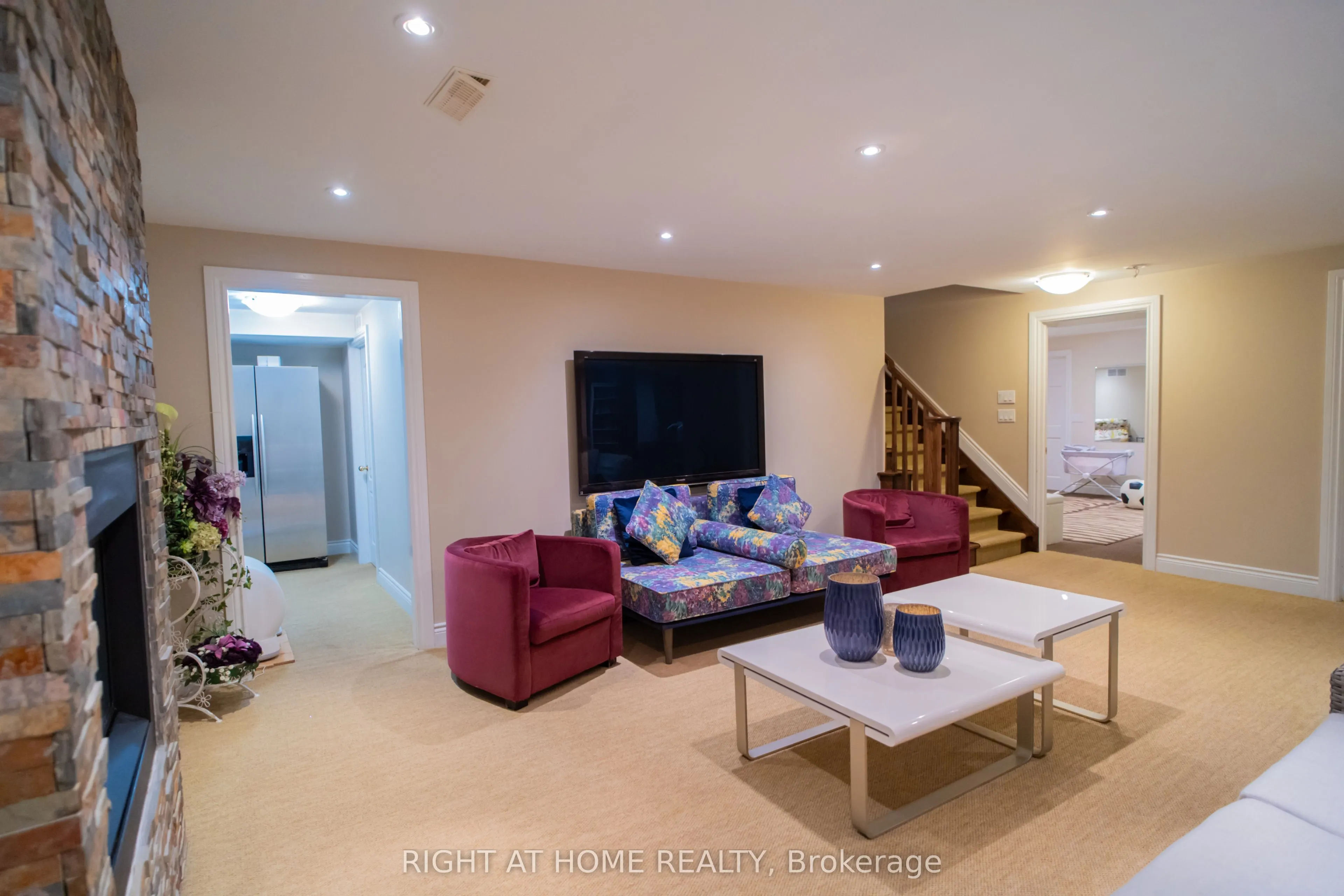 593 Renshaw Court