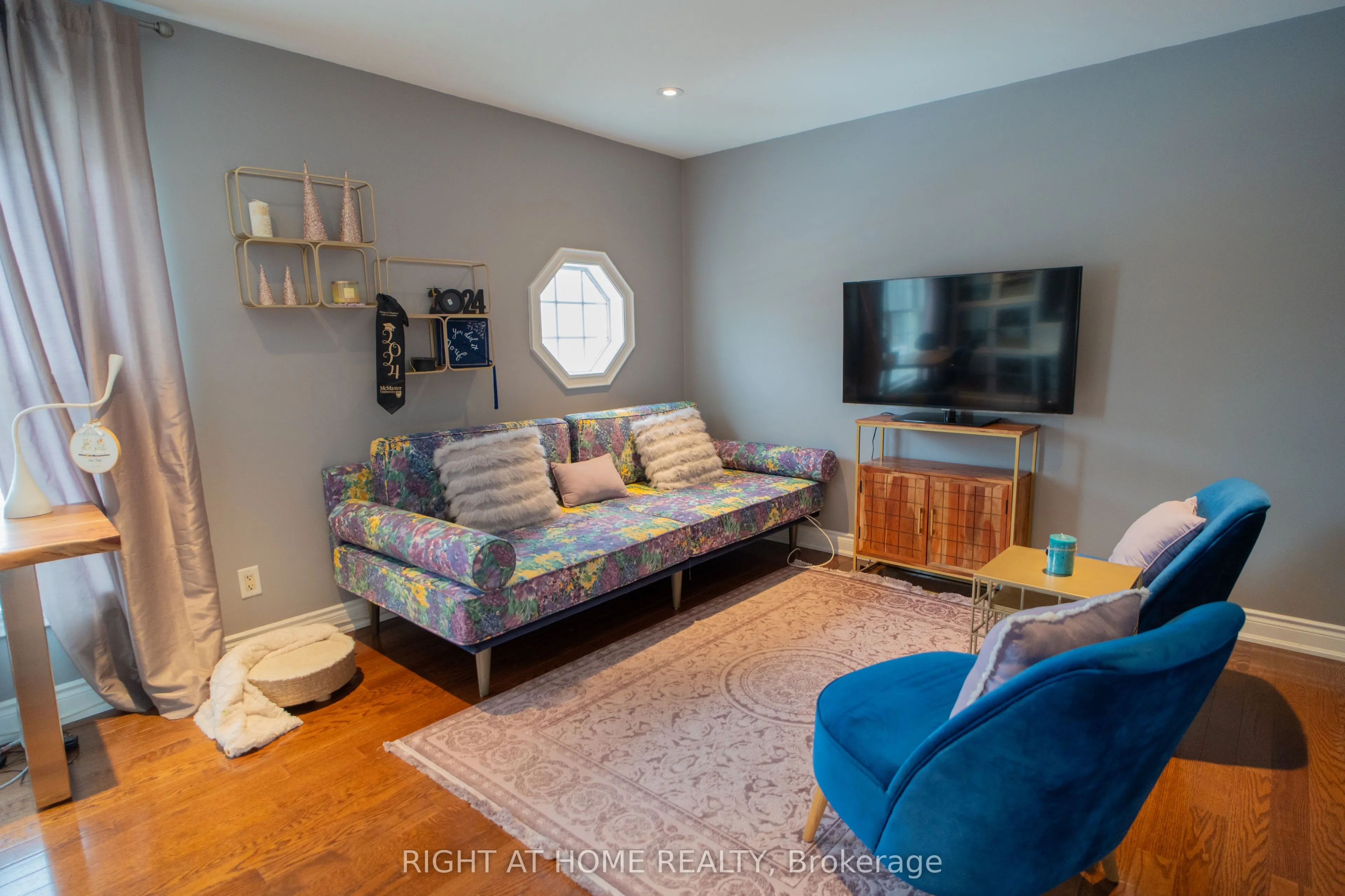 593 Renshaw Court