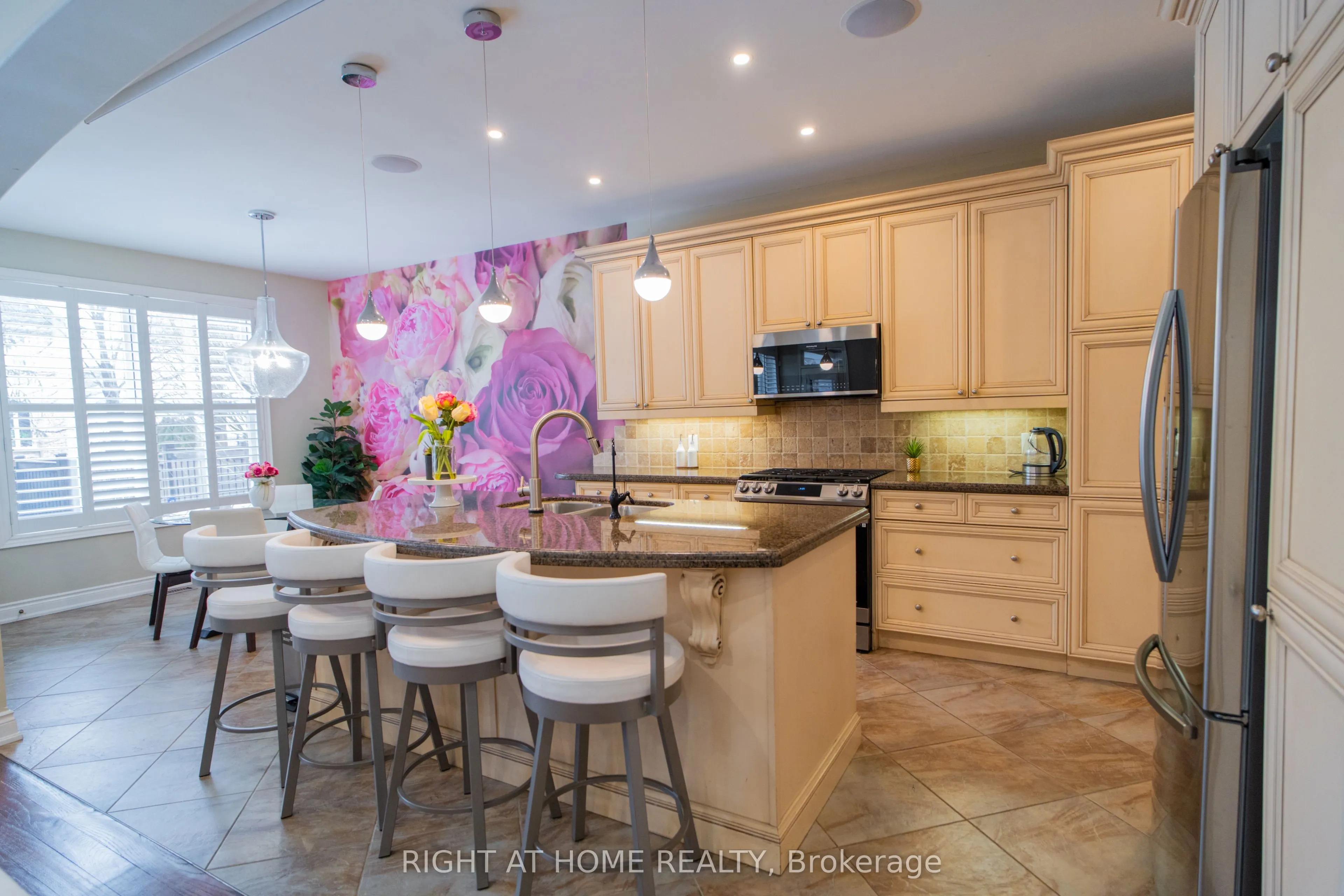 593 Renshaw Court