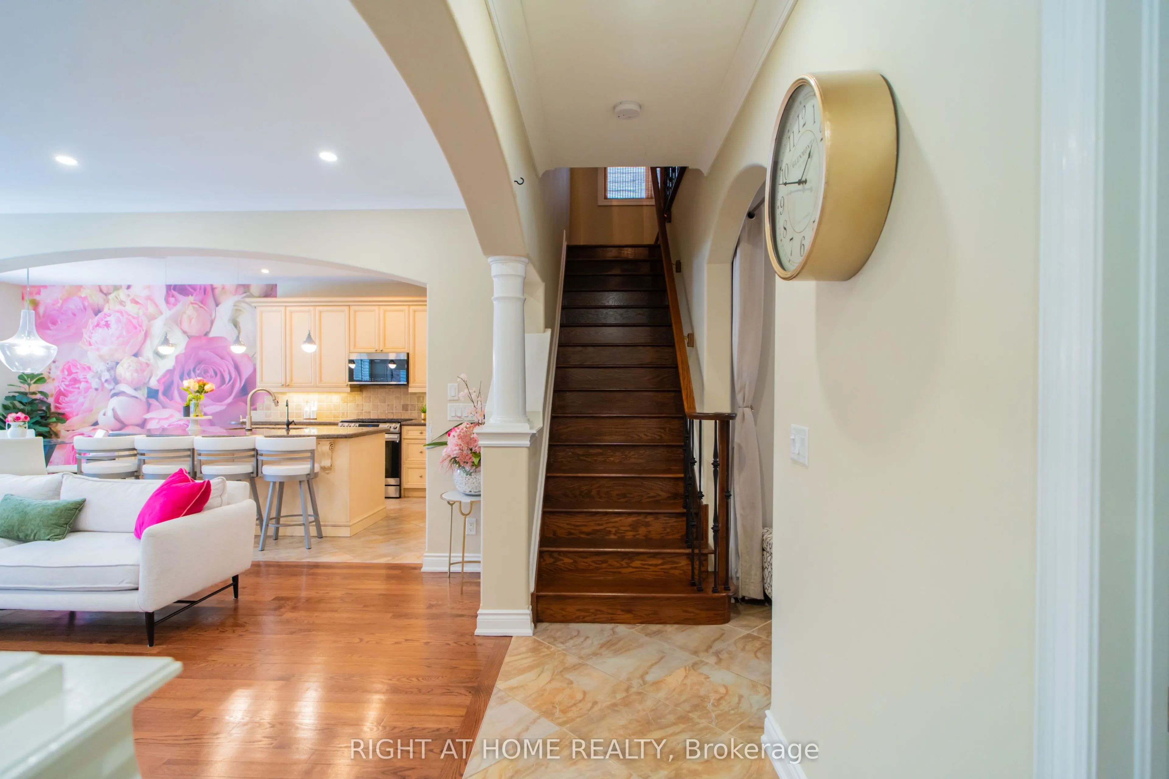593 Renshaw Court