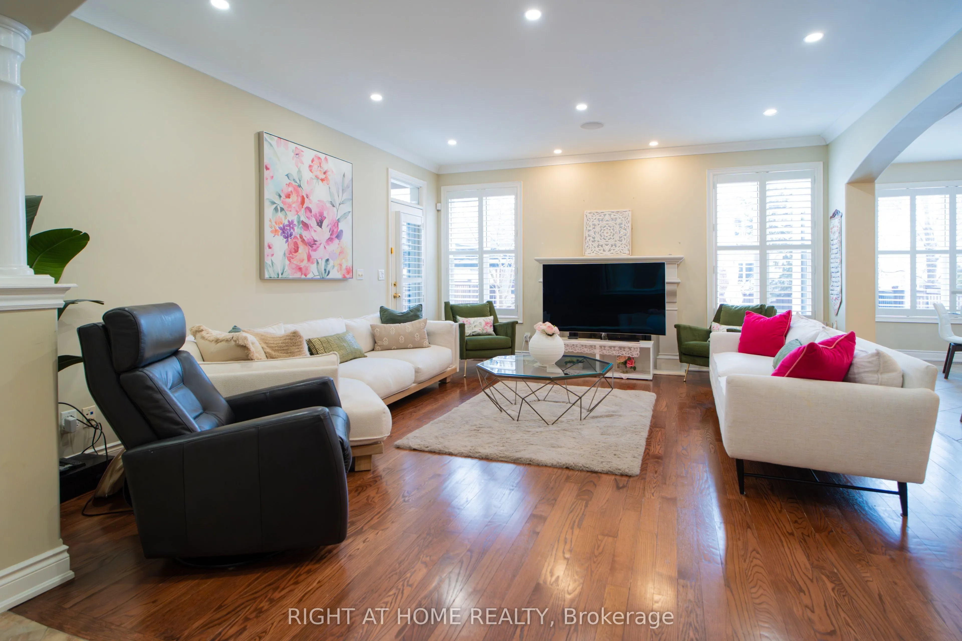 593 Renshaw Court