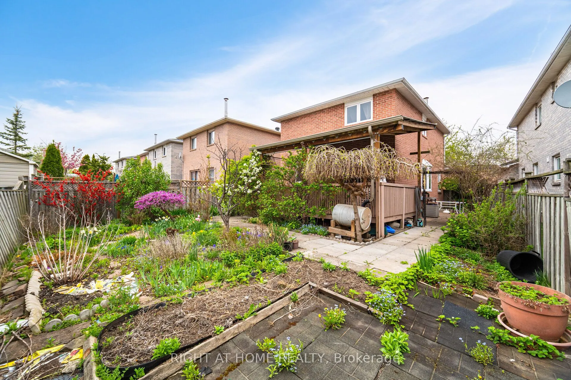 5253 Palomar Crescent