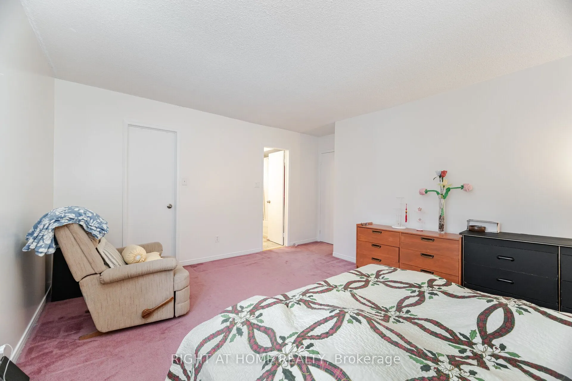 5253 Palomar Crescent