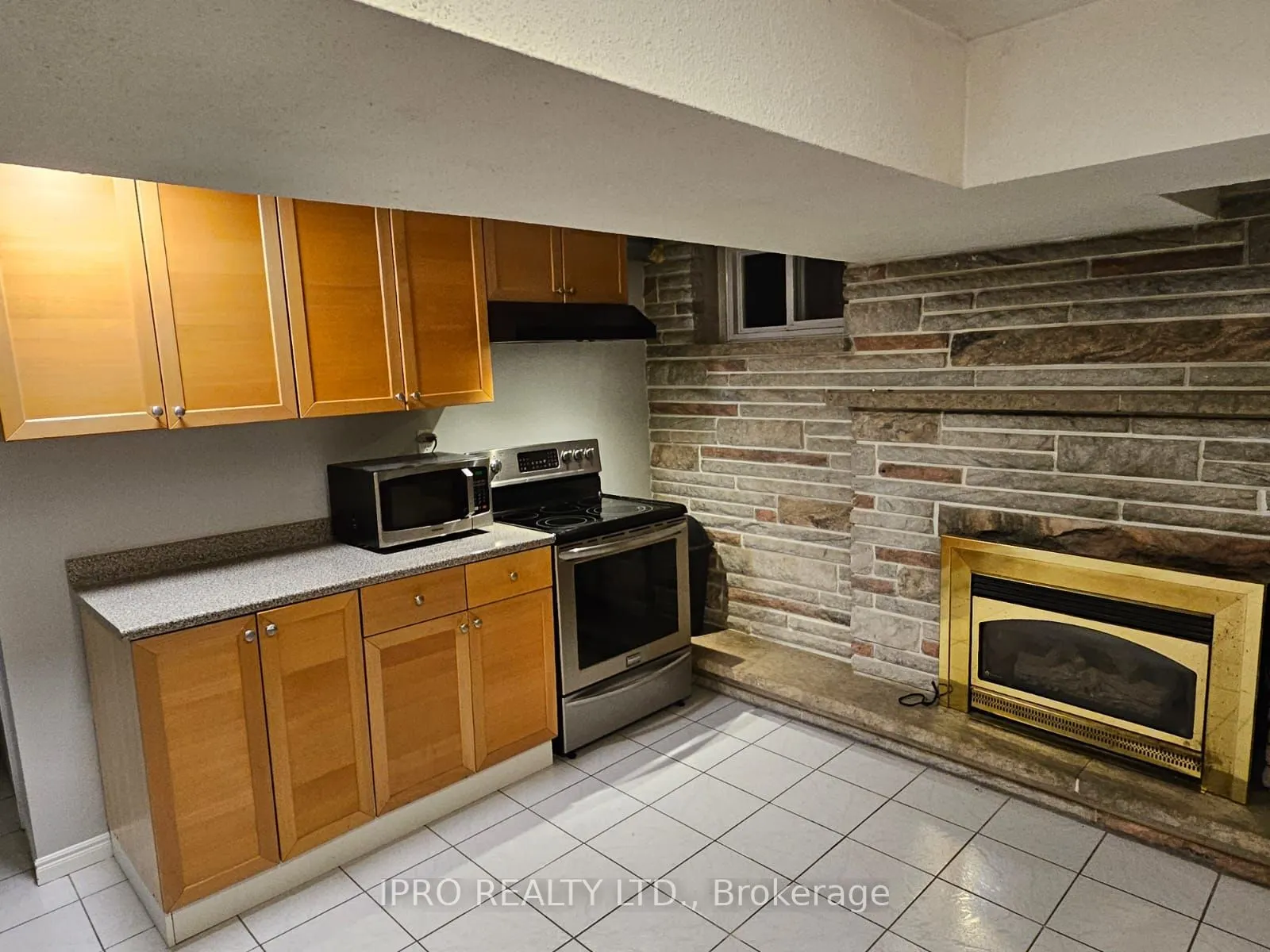 2435 Callum Avenue, #Lower