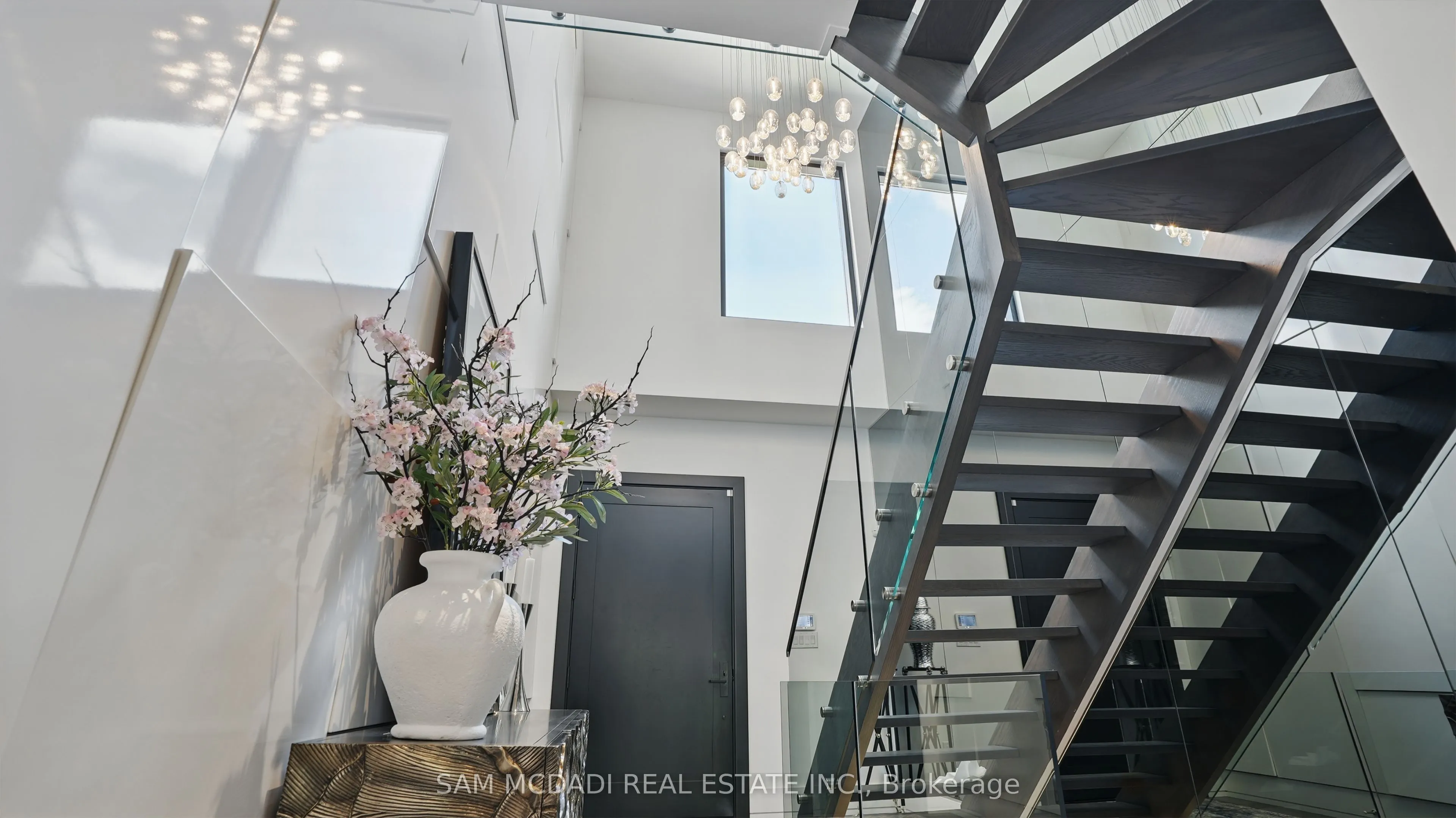7B Iroquois Avenue
