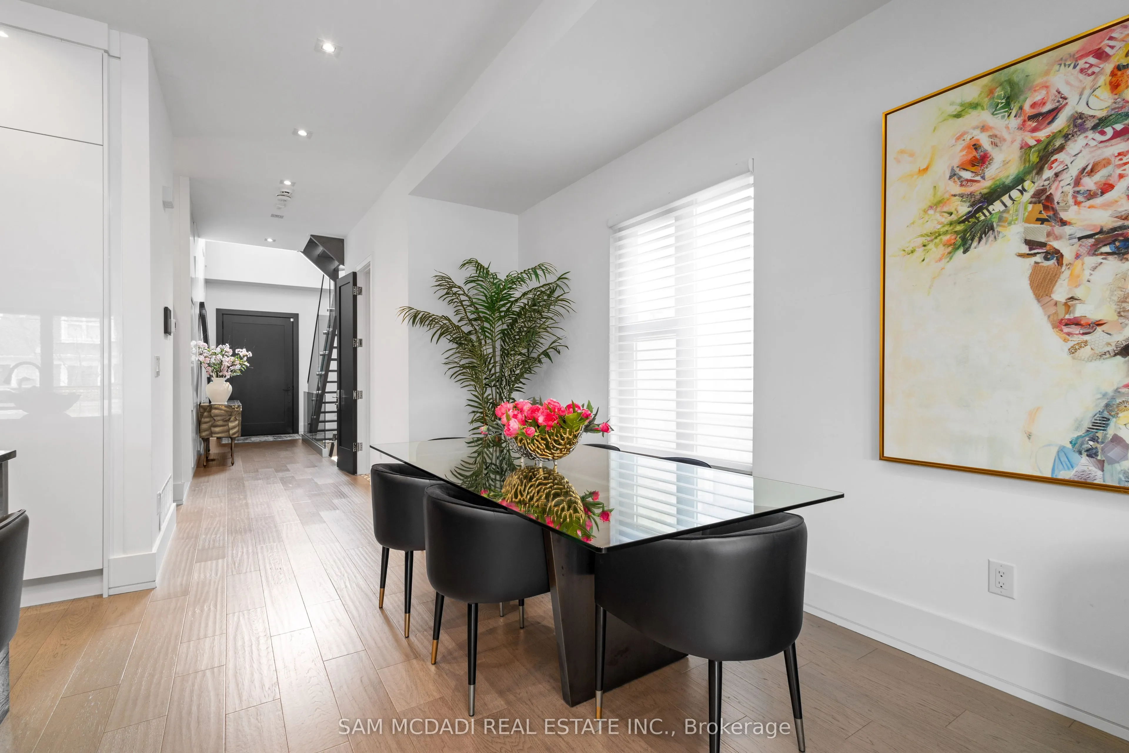 7B Iroquois Avenue