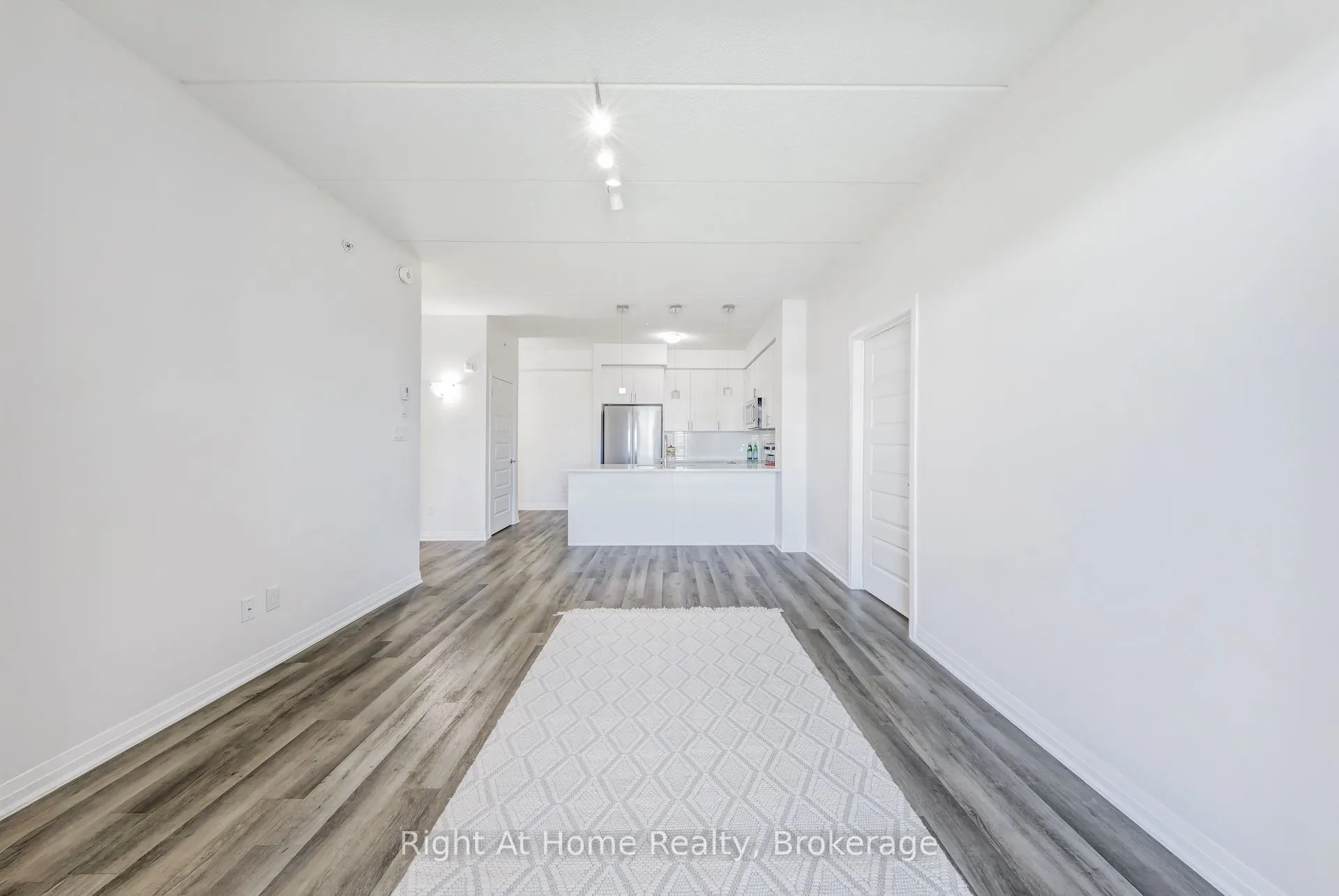 610 Farmstead Drive #307