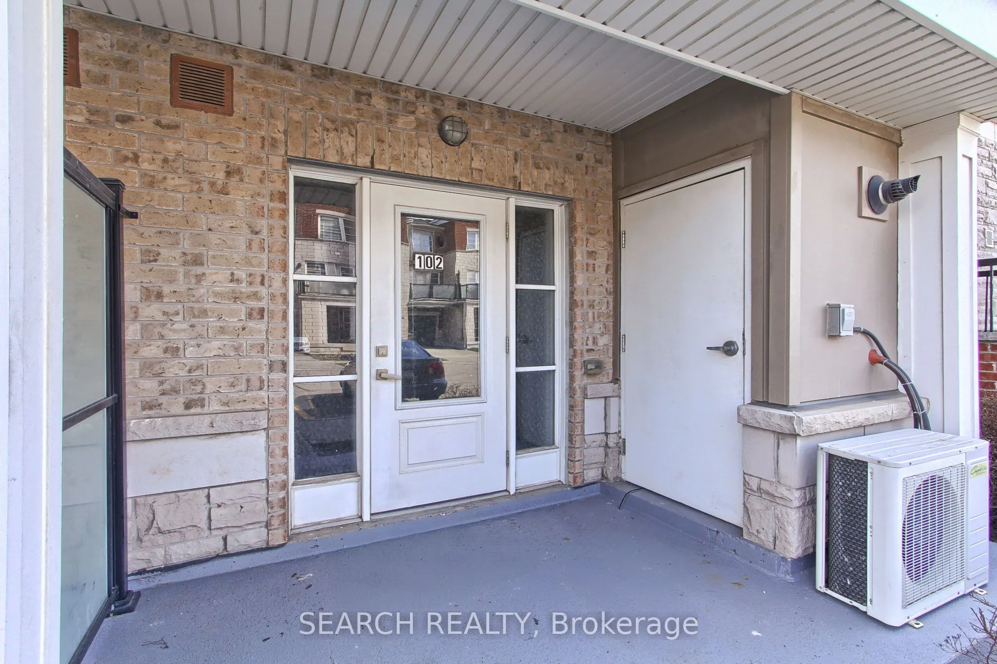 70 BAYCLIFFE Road, #102