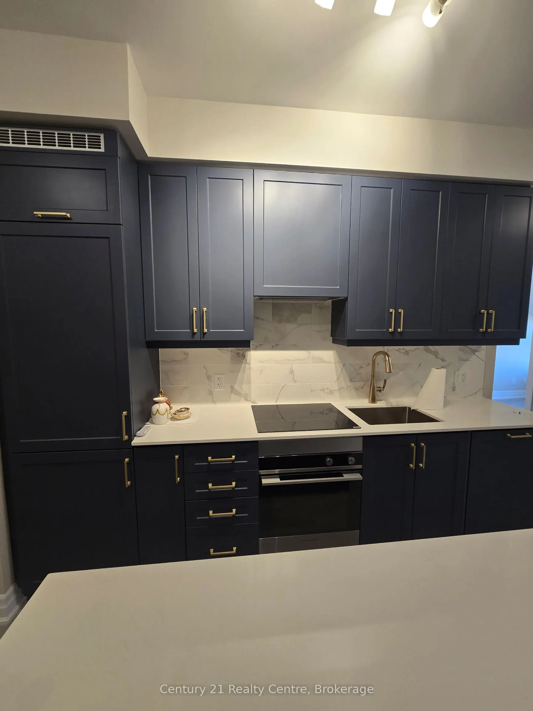 30 Elm Drive, #2002