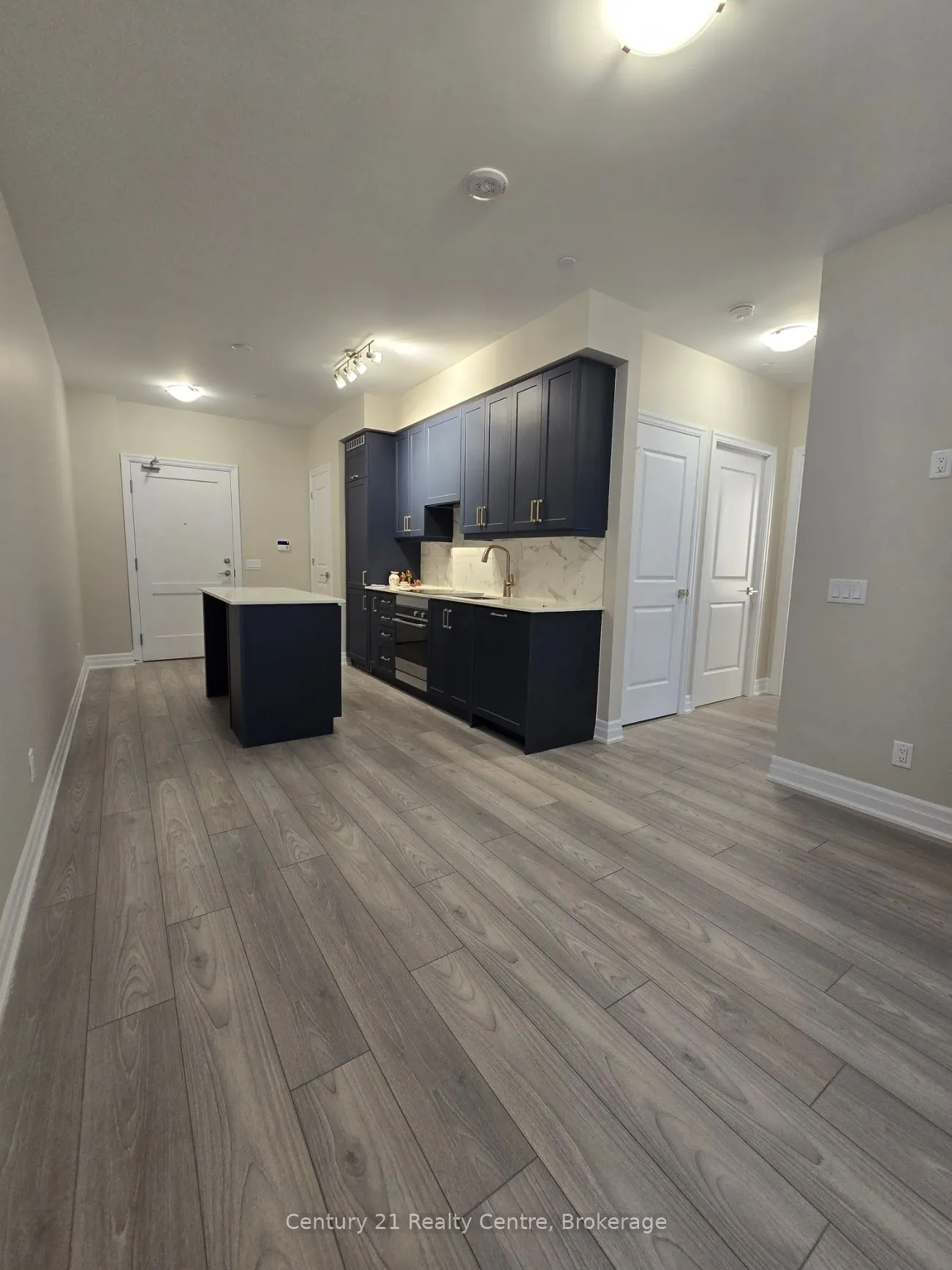 30 Elm Drive, #2002